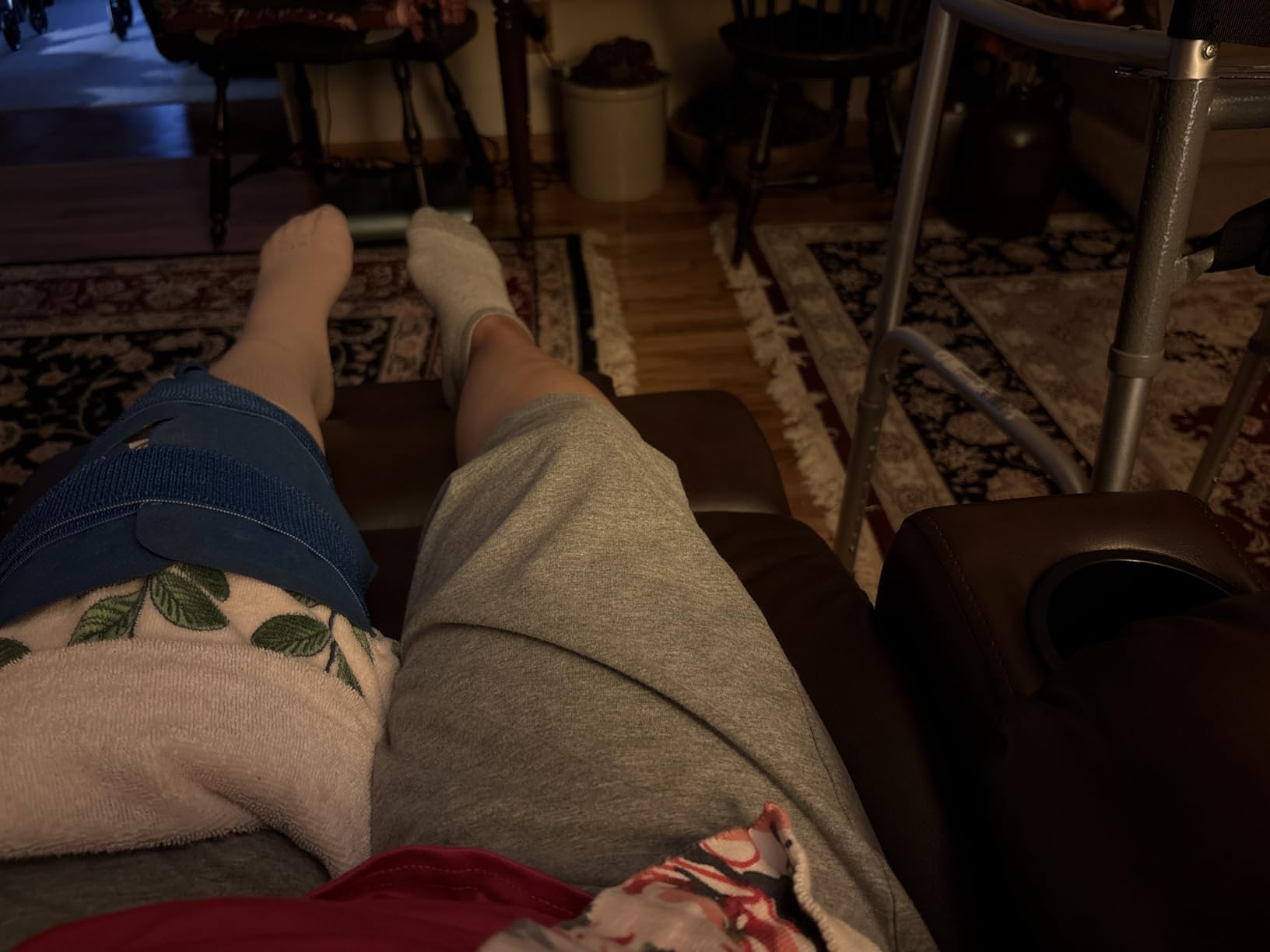 MCombo Electric Power Lift Recliner Chair Sofa with Massage and Heat for Elderly, 3 Positions, 2 Side Pockets, and Cup Holders, USB Ports, Faux Leather 7040 (Light Brown, Medium) - Customer Photo 1