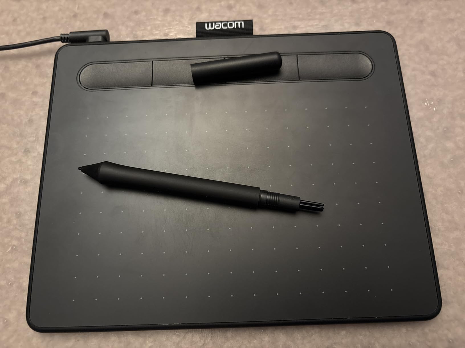 Wacom Intuos Small Graphics Drawing Tablet, Includes Training & Software; 4 Customizable ExpressKeys Compatible with Chromebook Mac Android & Windows, Black customer photo 2
