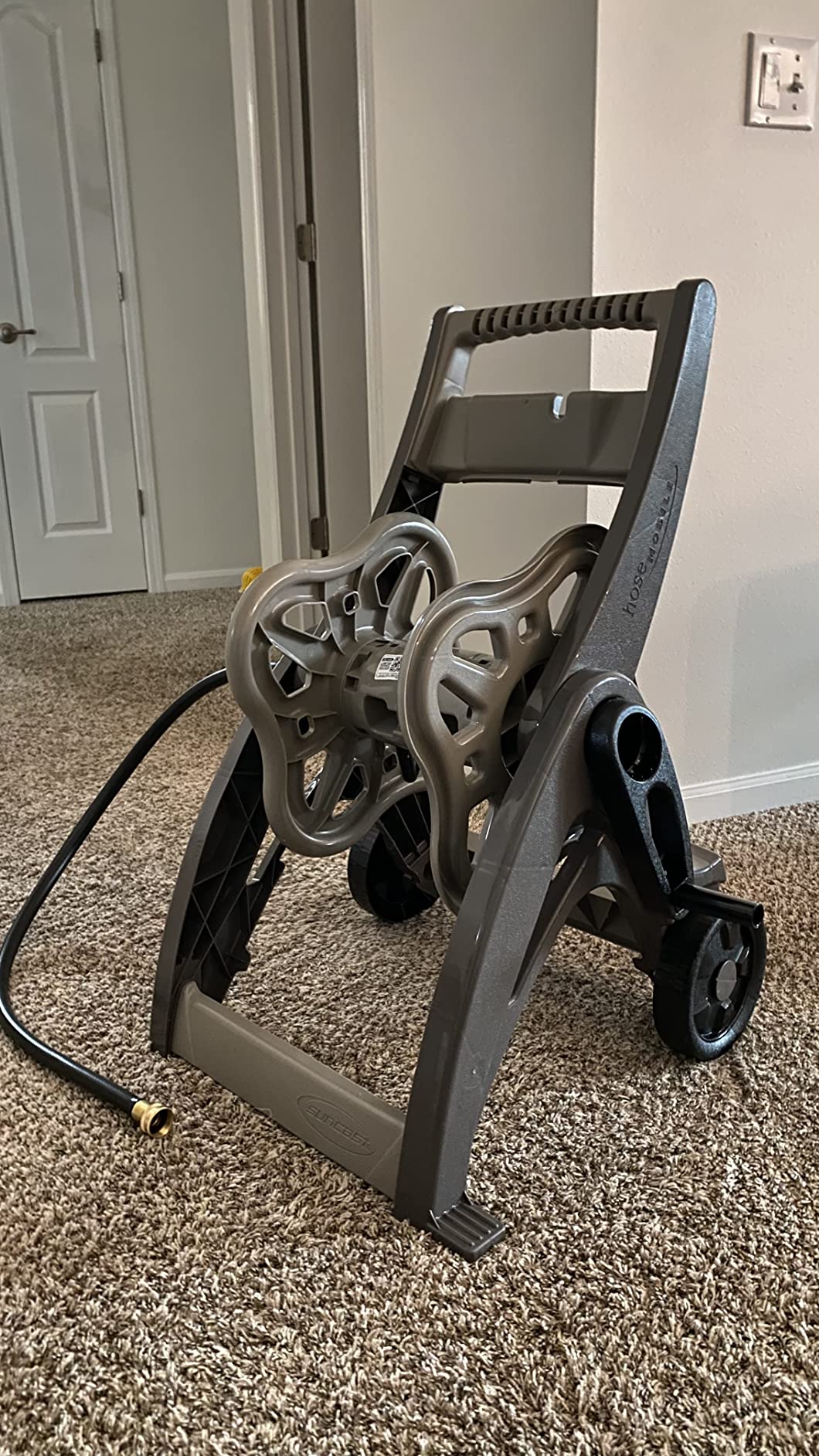 Suncast 175 ft. Hosemobile Garden Hose Reel Cart with Fold-Down Handle, Built-in Hose Hooks, Weather-Resistant Resin Construction, Taupe - Customer Photo 2