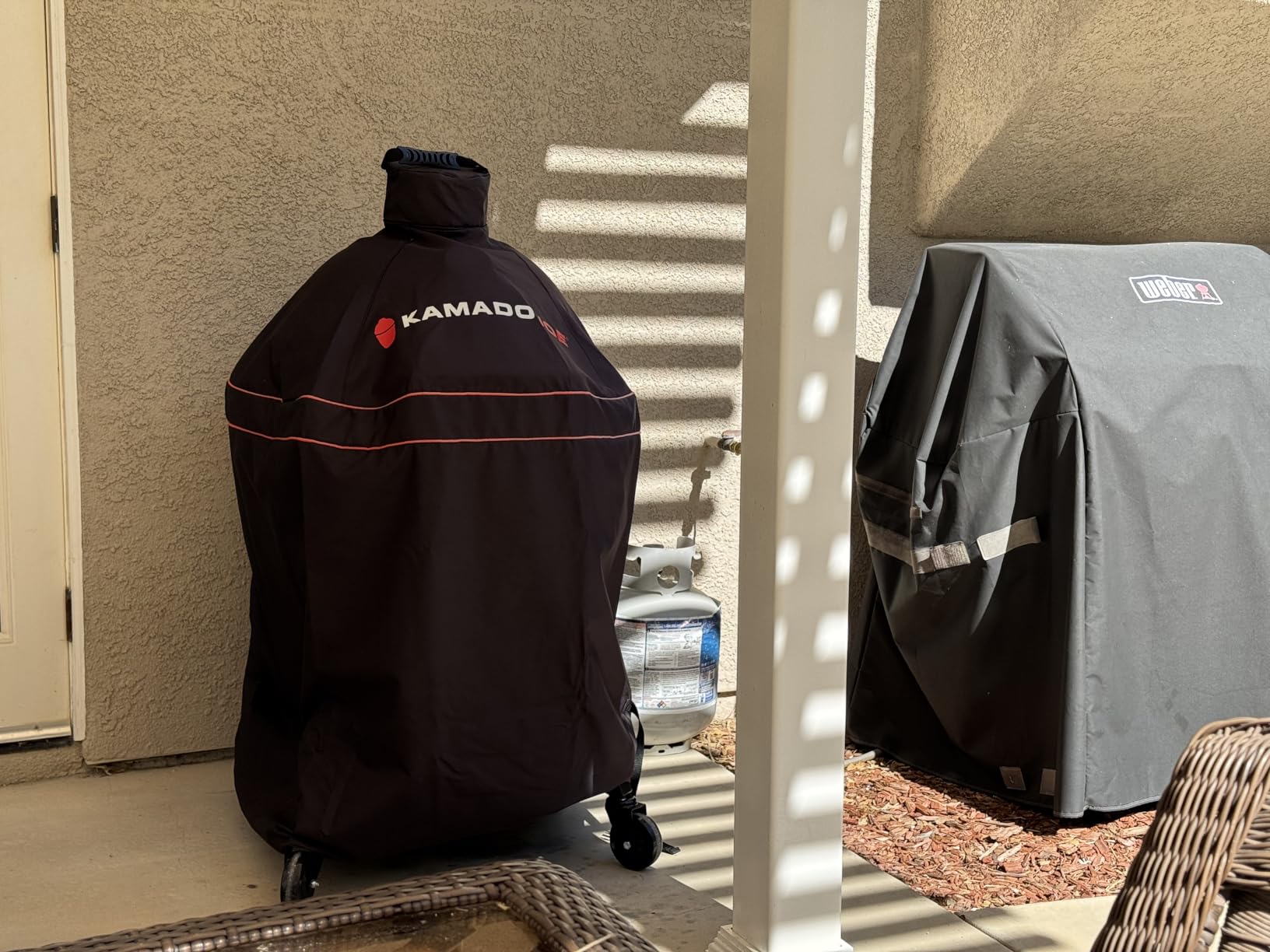 Kamado Joe Classic Joe Series 18-inch Ceramic Charcoal Grill and Smoker Durable Polyester Grill Cover with Adjustable Buckle in Black, Model KJ-GC23BWFS - Customer Photo 1