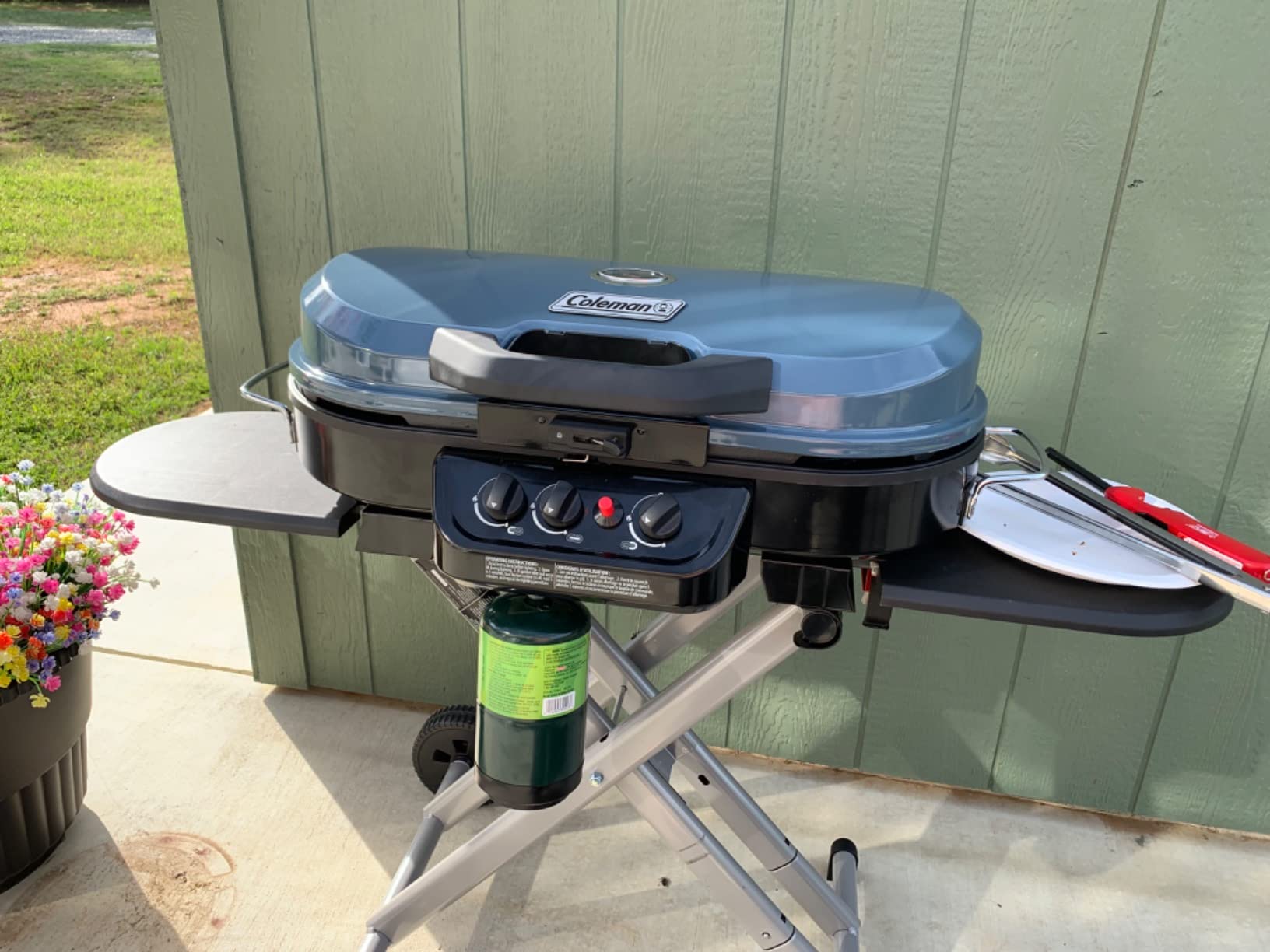 Coleman RoadTrip 285 Portable Stand-Up Propane Grill with 3 Adjustable Burners & Instastart Ignition, 20,000 BTUs of Power for Outdoor Cooking, Camping, Tailgating, Grilling, BBQs, & More - Customer Photo 1