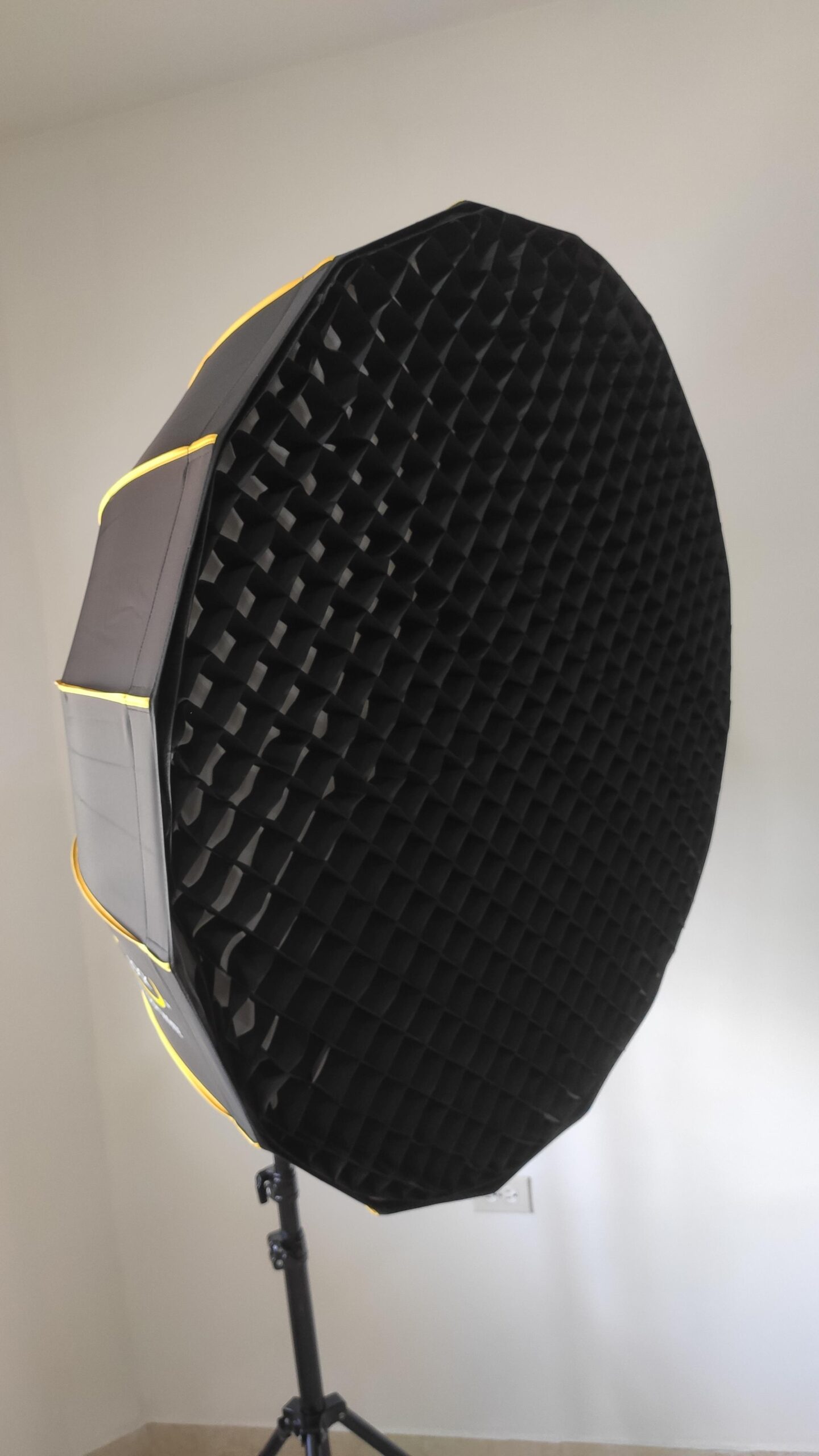 Glow EZ Lock Collapsible White Beauty Dish (42