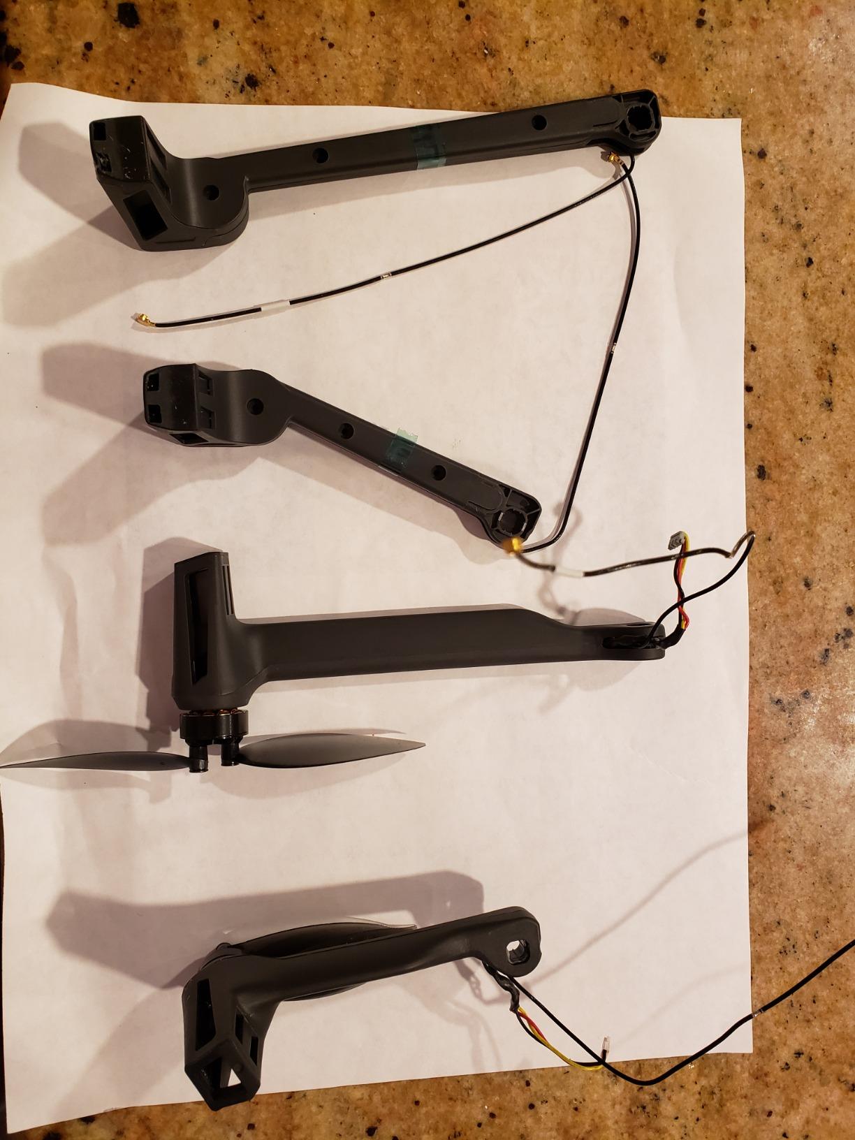 Parrot ANAFI Drone, Foldable Quadcopter Drone with 4K HDR Camera, Compact, Silent & Autonomous, Realize your shots with a 180 vertical swivel camera, Dark Grey customer photo 2