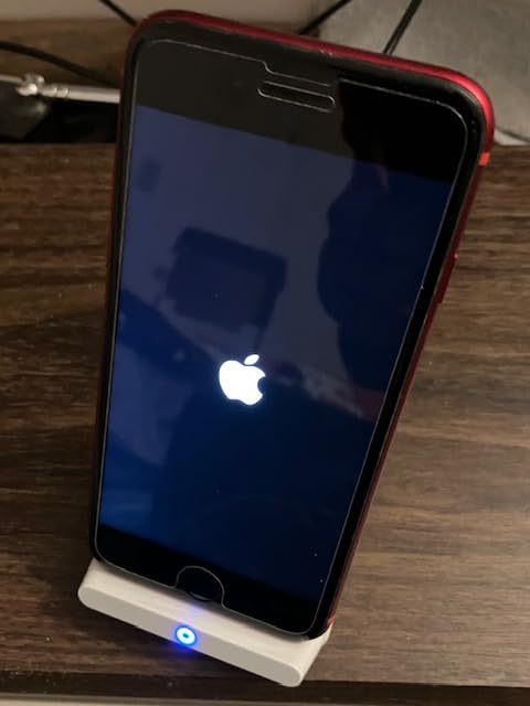 Anker 313 Wireless Charger (Stand), Qi-Certified for iPhone 17/17/17 Pro/17 Pro Max/15/14/13, 10W Fast-Charging Galaxy S23 S22 S21(No AC Adapter) - Customer Photo 2