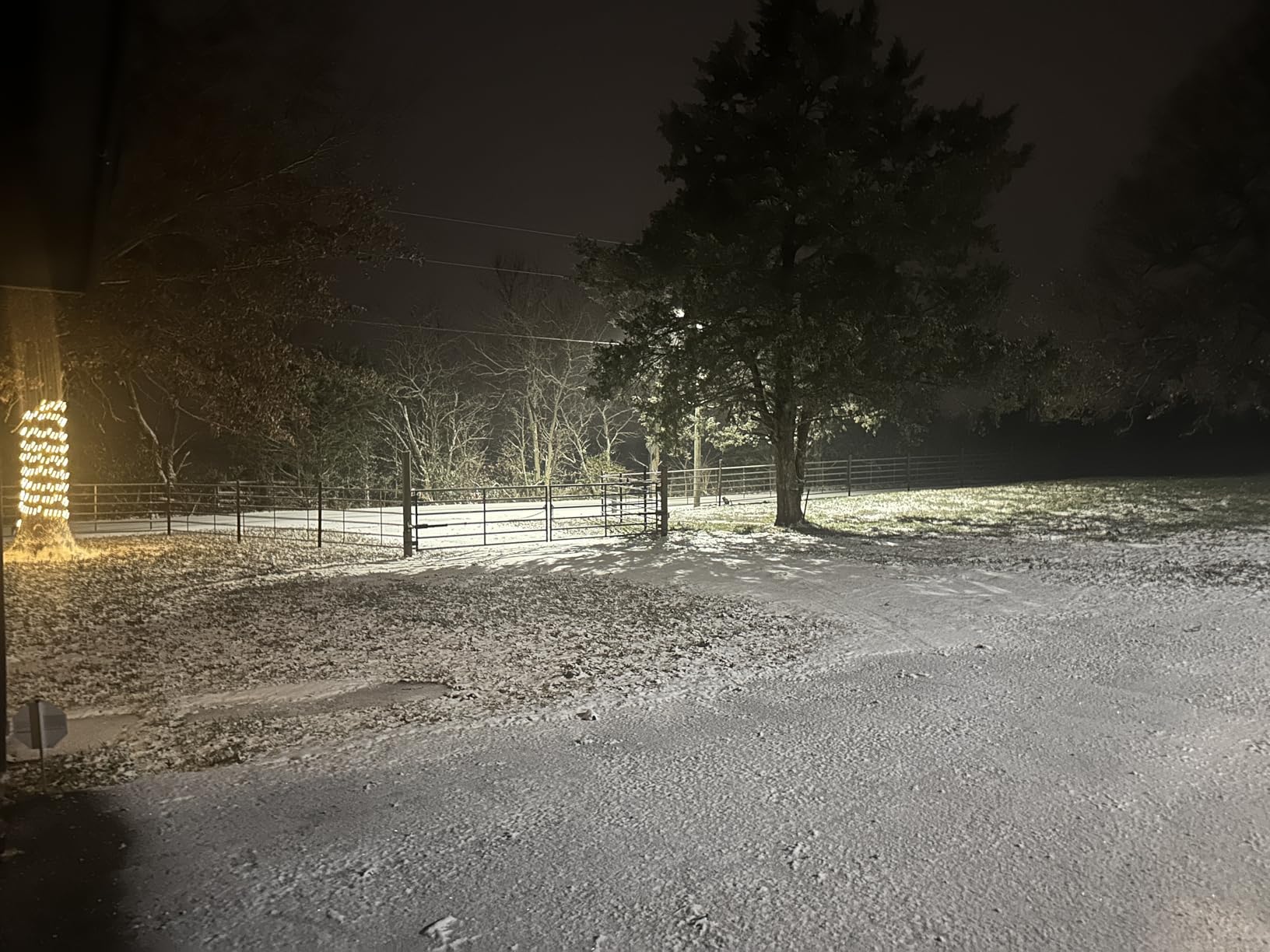 TOPENS PW502 Automatic Gate Opener for Medium Duty Dual Swing Gates Up to 16ft per Arm, Dual Swing Gate Operator AC Powered with Remote Control Kit Gate Motor Solar Compatible - Customer Photo 1