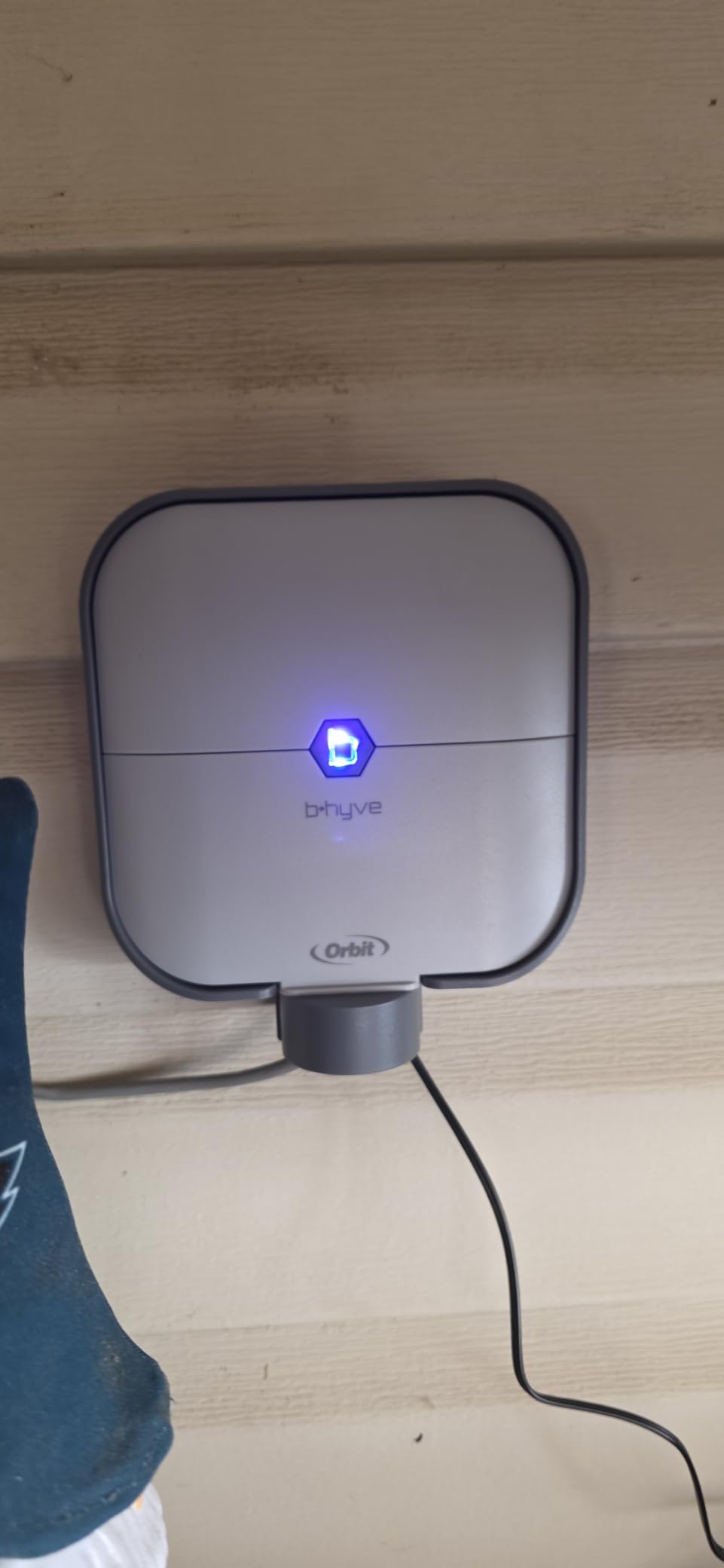 Orbit 57925 B-hyve 8-Zone Smart Indoor Sprinkler Controller - Customer Photo 1