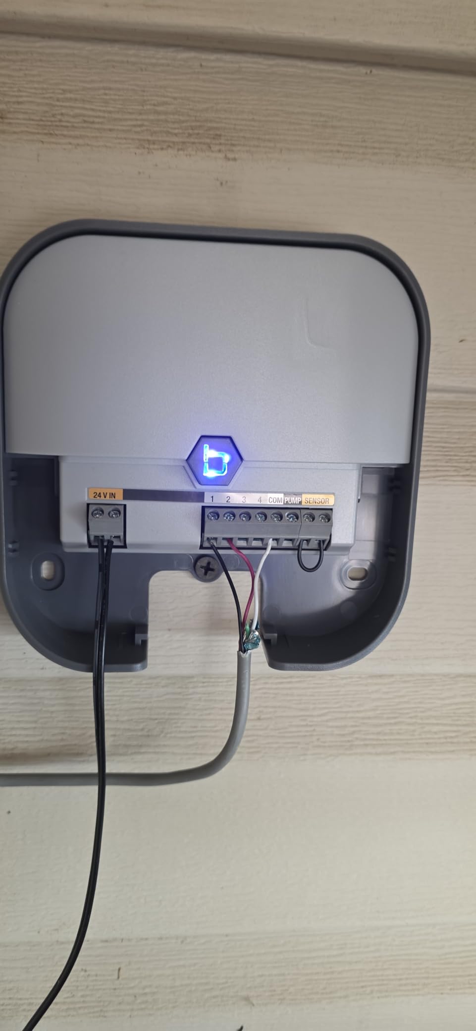 Orbit 57925 B-hyve 8-Zone Smart Indoor Sprinkler Controller - Customer Photo 2