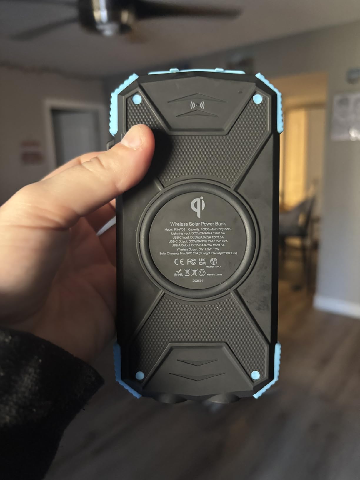 BLAVOR Solar Power Bank 10,000mAh, Portable Wireless Charger, 20W Fast Charging External Battery Pack with USB C for Cell Phones, Solar Panel Charging with Dual Flashlight for Camping - Customer Photo 1