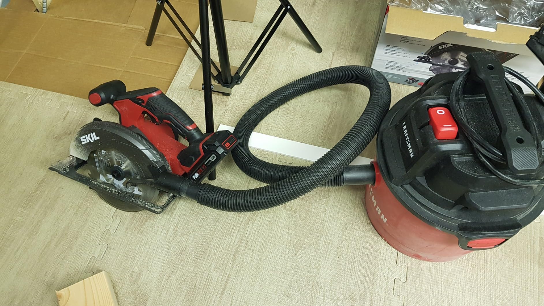 SKIL 20V 6-1/2 Inch Cordless Circular Saw Includes 2.0Ah PWR CORE 20 Lithium Battery and Charger - CR540602 - Customer Photo 1