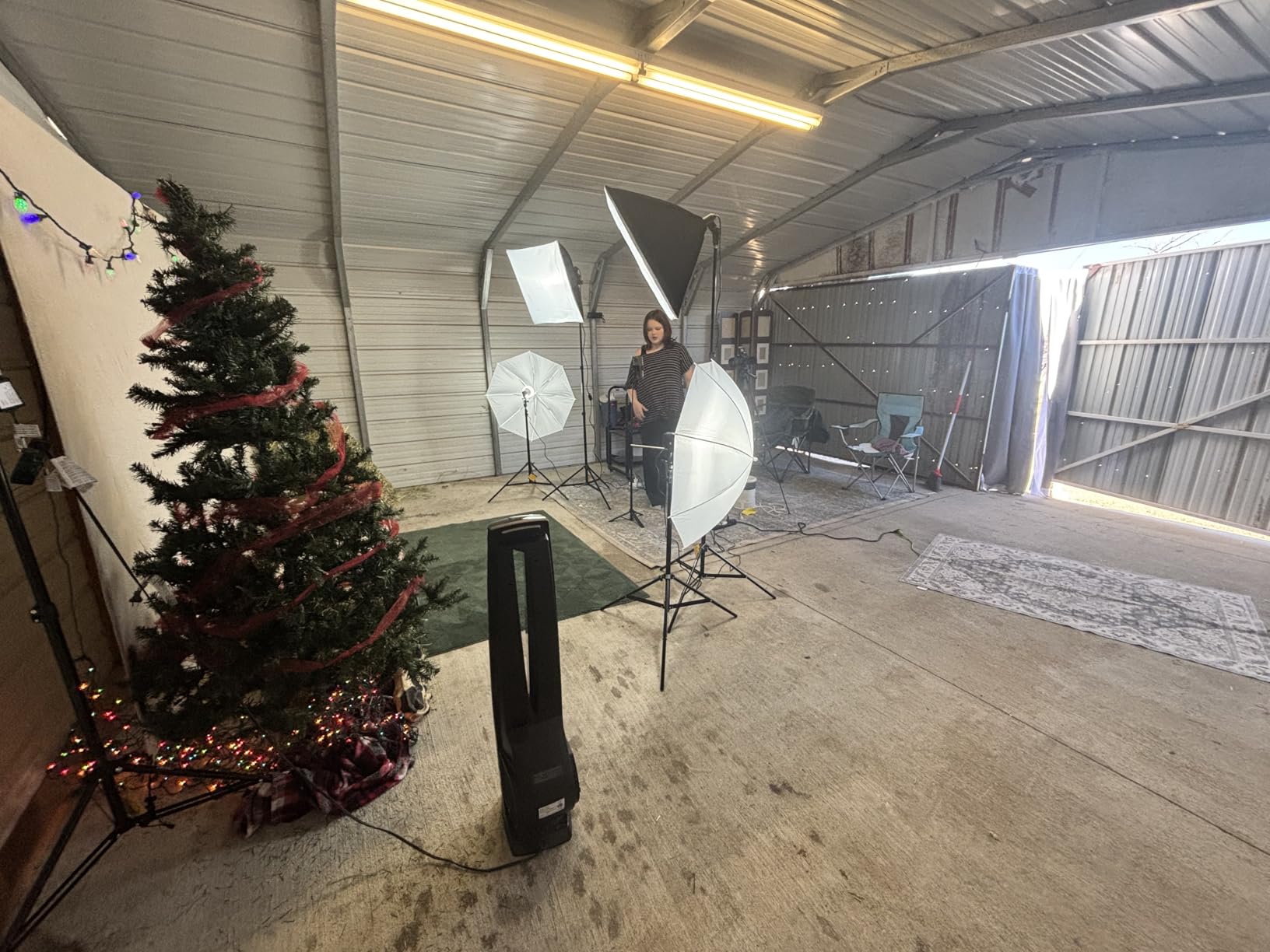 EMART 8.5 x 10 ft Backdrop Support System, Professional Photography Lighting Kit with 5500K 50W LED, 6 * 9ft Backdrop *3, Reflector,Umbrellas&Softbox Lighting Kit for Studio, Portrait, Video Shooting customer photo 2