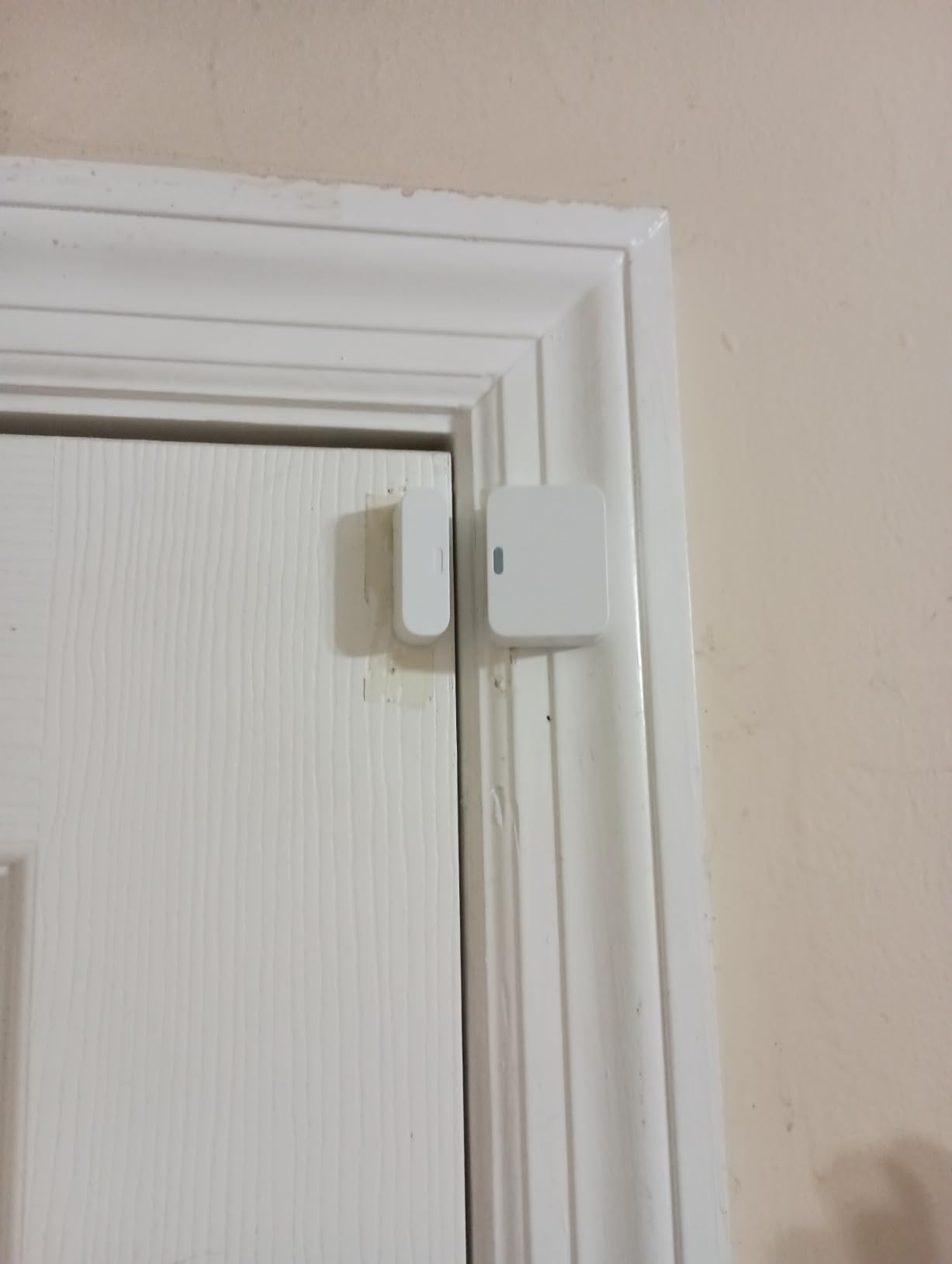 SimpliSafe 9 Piece Wireless Home Security System w/HD Camera - Optional 24/7 Professional Monitoring - No Contract - Compatible with Alexa and Google Assistant - Customer Photo 2