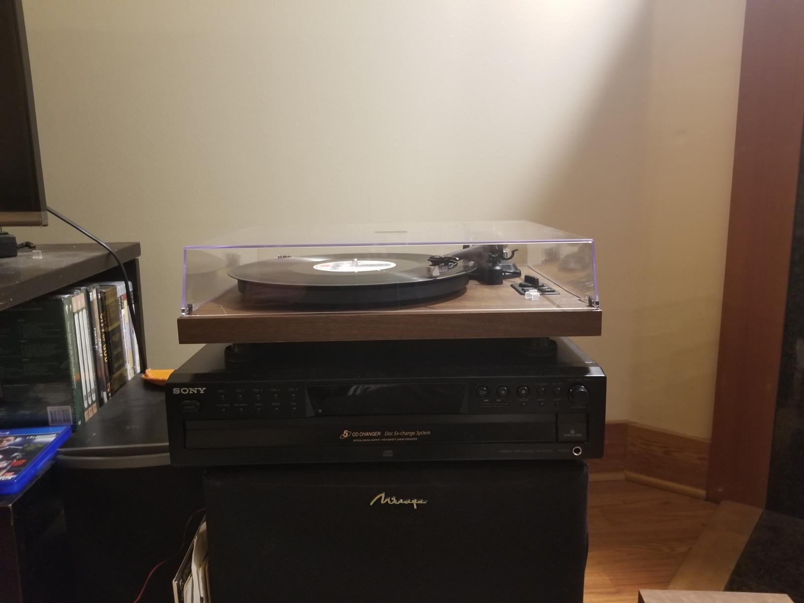 1 BY ONE Bluetooth Turntable HiFi System with 36 Watt Bookshelf Speakers, Patend Designed Vinyl Record Player with Magnetic Cartridge, Wireless Playback and Auto Off - Customer Photo 1