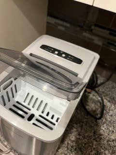 Frigidaire 26 Lbs per Day Portable Compact Maker, Ice Making Machine, Stainless, Medium - Customer Photo 1