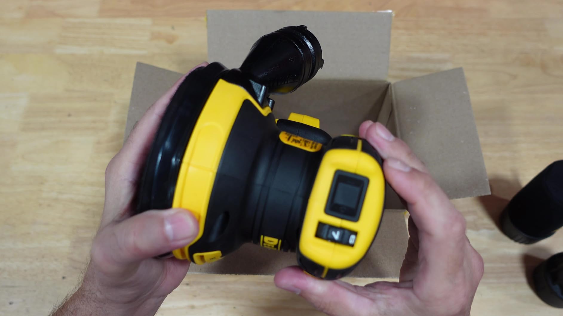 DEWALT 20V MAX Orbital Sander, Tool Only (DCW210B) - Customer Photo 2