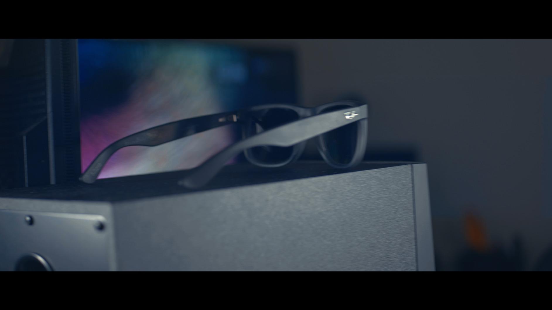 SIRUI 50mm F1.8 1.33X APS-C Anamorphic Lens for E Mount, Blue Flare - Customer Photo 3