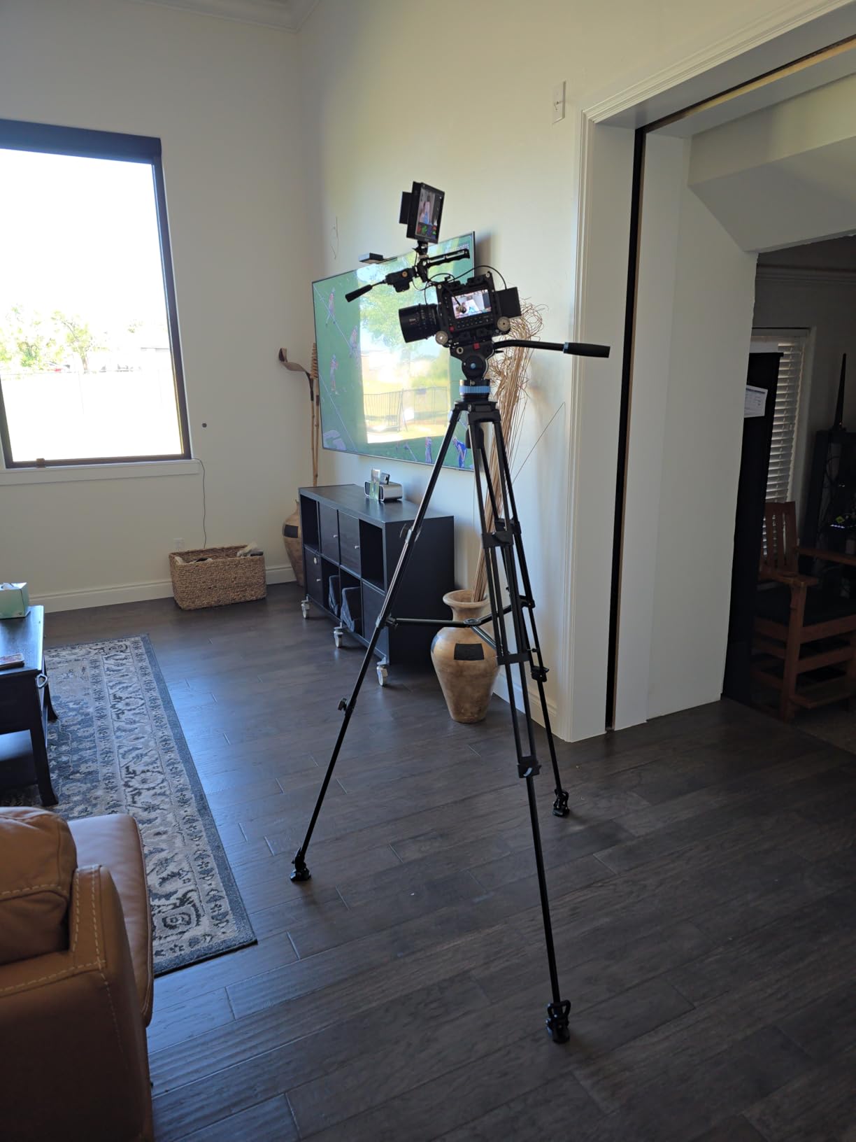 SIRUI AM-25S Video Tripod, 74.8 inch Professional Heavy Duty Tripod with Adjustable Damping Fluid Head for Camcorder, Cameras, DSLR, 360 degree Pan and +90/-75 degree Tilt, Quick Release Plate, Max Load 22.0lb - Customer Photo 1