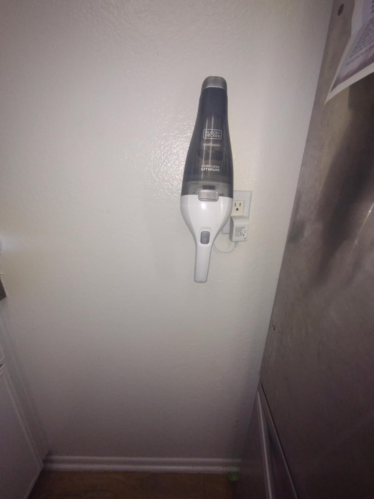 BLACK+DECKER dustbuster Cordless Handheld Vacuum, Portable Car Vacuum Cordless Rechargeable, Wall Mount, Strong Suction QuickClean (HNVC215B10) - Customer Photo 2