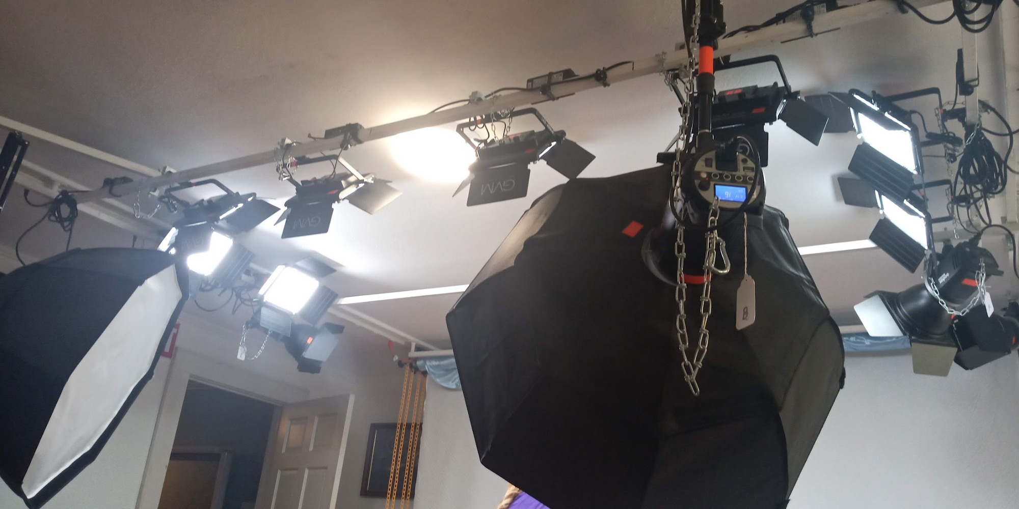 GVM 2 Pack LED Video Lighting Kits with APP Control, Bi-Color Variable 2300K~6800K with Digital Display Brightness of 10~100% for Video Photography, CRI97+ TLCI97 Led Video Light Panel +Barndoor - Customer Photo 1