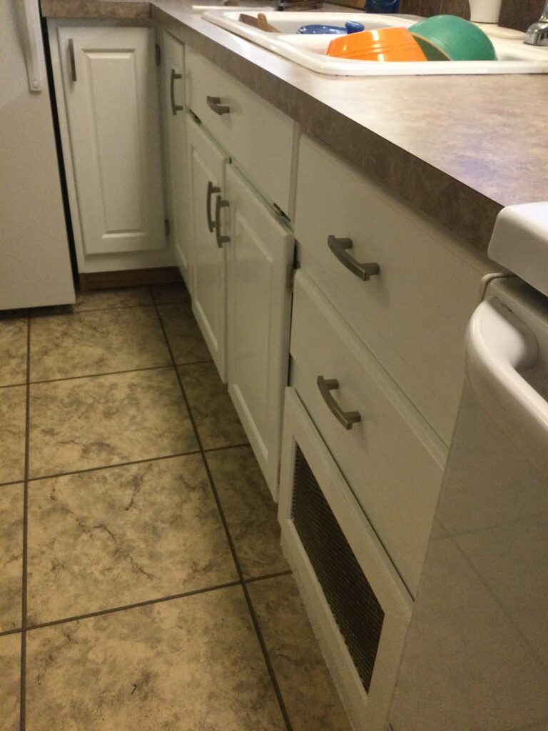 8 Best Cabinet Paints for Kitchen Makeovers