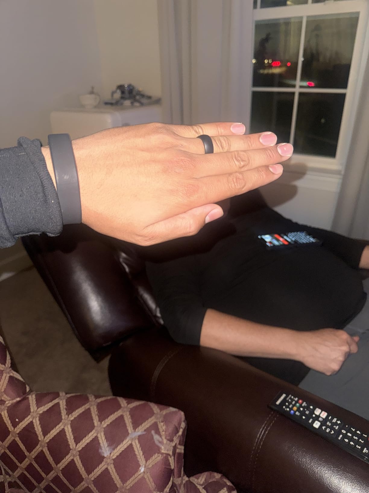 CANMOV Leather Recliner Chair, Classic and Traditional Manual Recliner Chair with Comfortable Arms and Back Single Sofa for Living Room, Nut Brown - Customer Photo 1