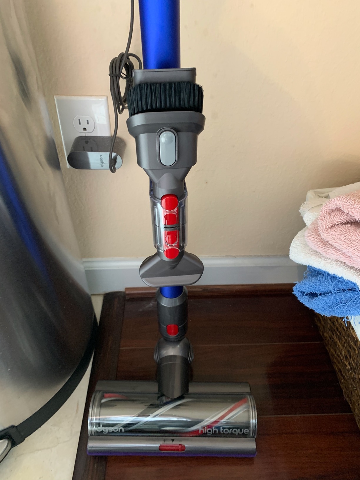 Dyson V11 Animal Cordless Vacuum Cleaner, Purple - Customer Photo 2