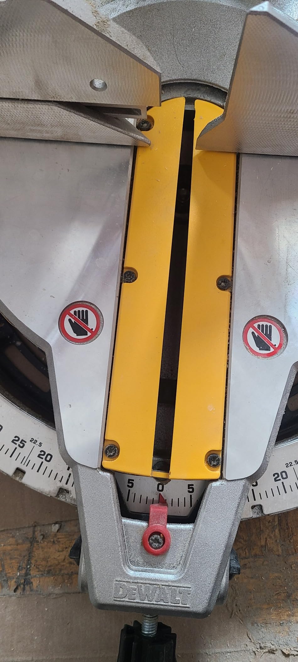 DEWALT 12-Inch Miter Saw, 15-Amp, Single Bevel, Compound (DWS715) - Customer Photo 2