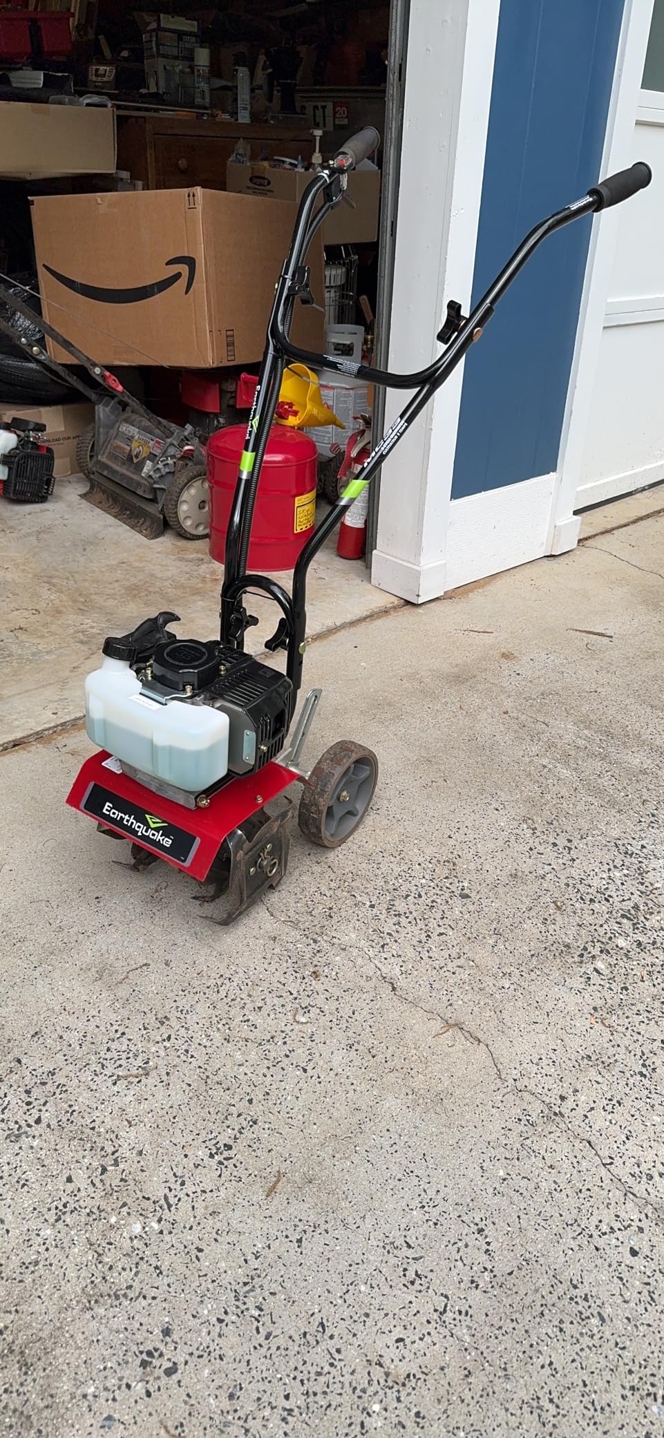 Earthquake 31635 MC33 Mini Tiller Cultivator, Powerful 33cc 2-Cycle Viper Engine, Gear Drive Transmission, Height Adjustable Wheels, 5 Year Warranty,Red customer photo 1