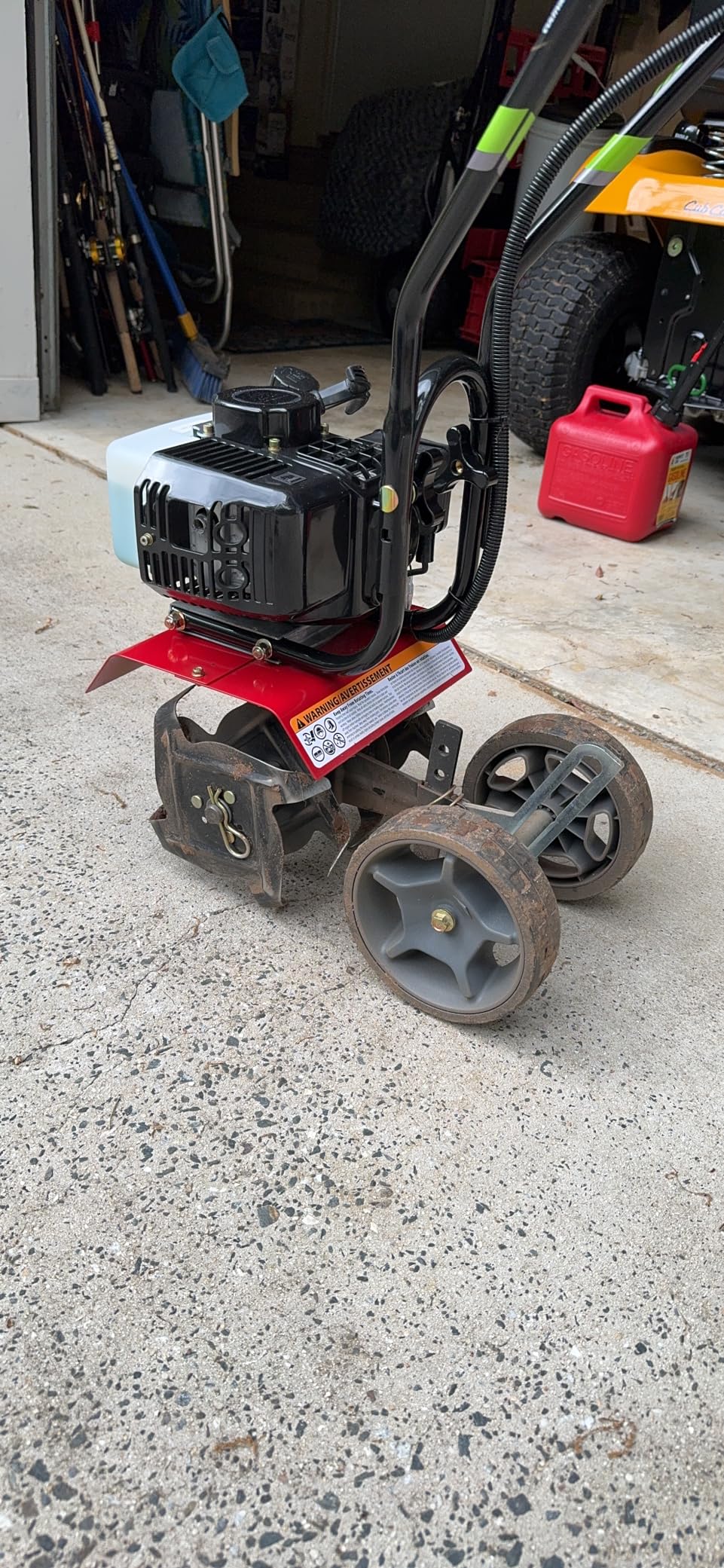 Earthquake 31635 MC33 Mini Tiller Cultivator, Powerful 33cc 2-Cycle Viper Engine, Gear Drive Transmission, Height Adjustable Wheels, 5 Year Warranty,Red customer photo 2