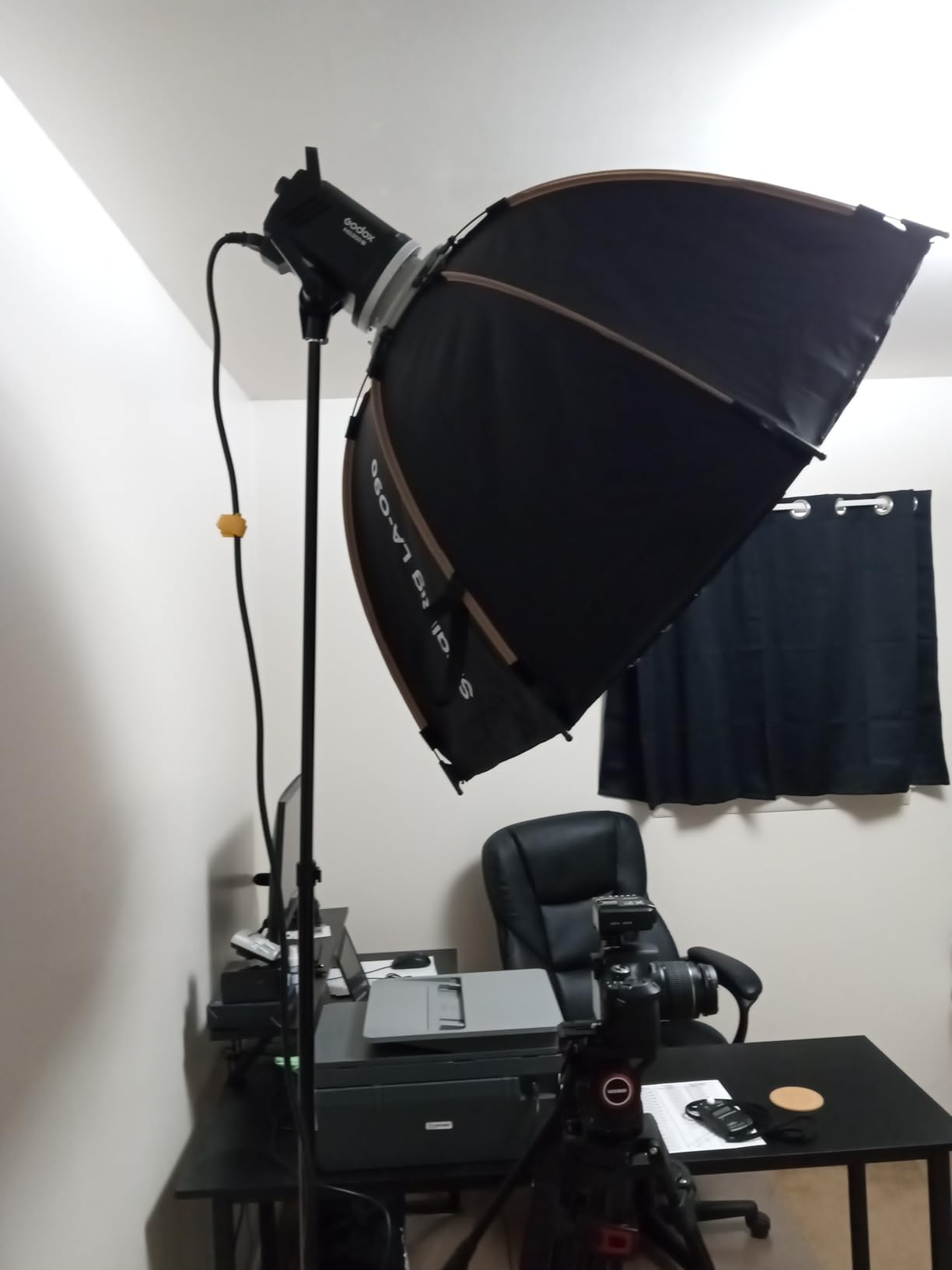 EMART 7 Ft Light Stand for Photography, Portable Photo Video Tripod Stand, 2 Pack Lighting Stand with Carry Case for Speedlight, Flash, Softbox, Strobe Light, Camera, Photographic Portrait customer photo 2