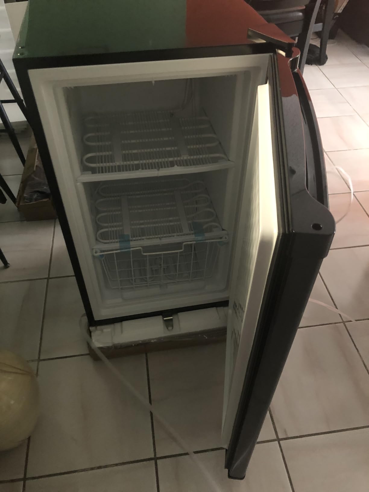 Midea MRU03M2ABB Upright Freezer, 3.0 Cubic Feet Mini Freezer, For Kitchen Apartment Office Basement or Dormitory, Black - Customer Photo 2