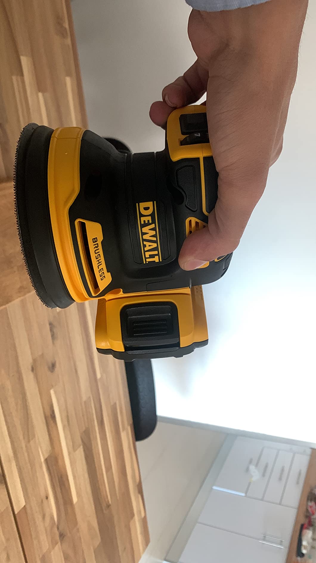 DEWALT 20V MAX Orbital Sander Cordless, 5-Inch Sander Tool, Battery and Charger Included (DCW210D1) - Customer Photo 2