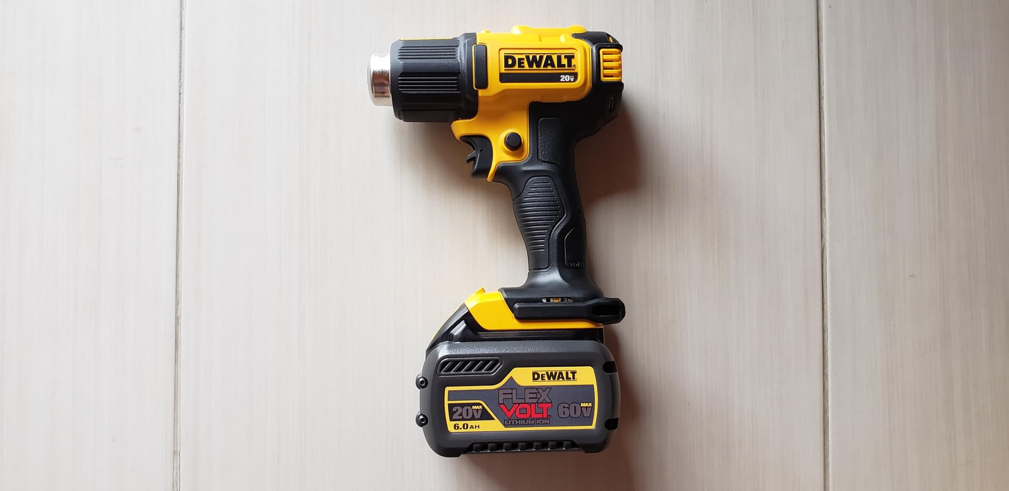 DEWALT 20V MAX Heat Gun, Cordless, Up to 990 Degrees, 42 Minutes of Run Time, LED Light, Heatgun with Flat and Hook Nozzle Attachments,Tool Only (DCE530B) - Customer Photo 2