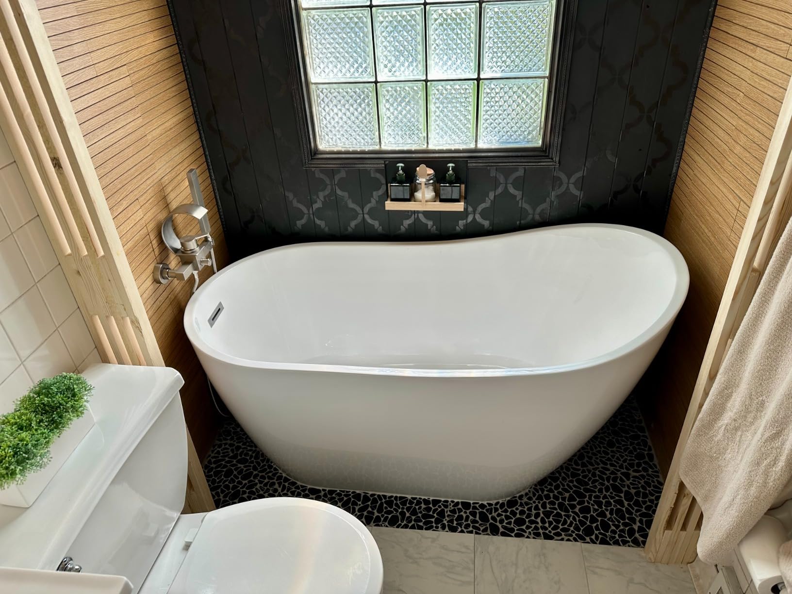 WOODBRIDGE Acrylic Freestanding Contemporary Soaking Tub with Brushed Nickel Overflow and Drain, 54