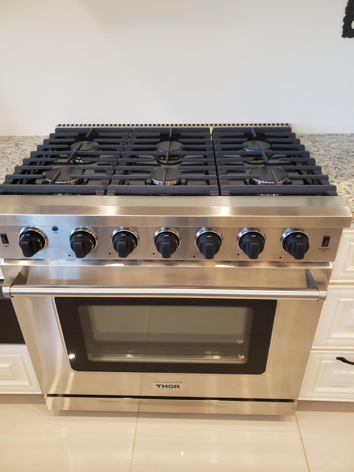THOR Kitchen Freestanding Professional 36-inch Gas Range in Stainless Steel - Model LRG3601U - Customer Photo 1