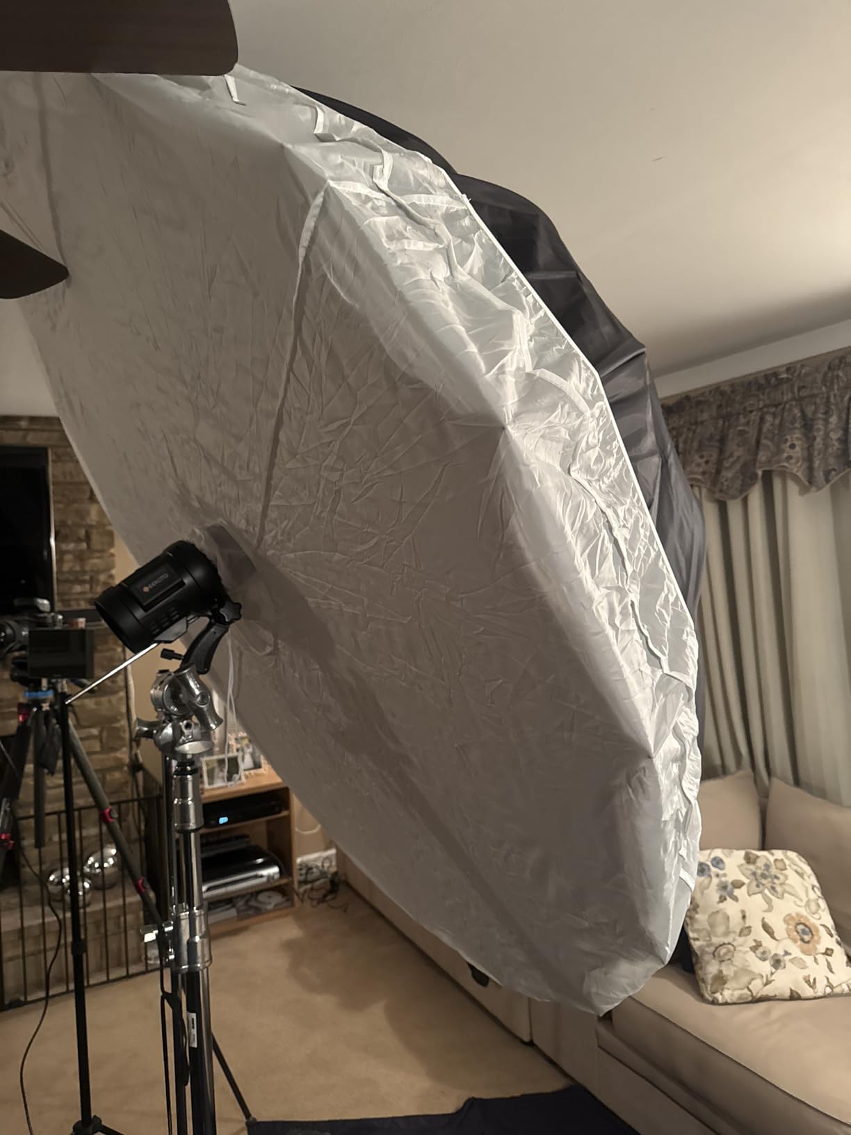 Godox 70 inch 180cm Black White Reflective Umbrella Studio Photography Umbrella, White Inner with Large Diffuser Cover, Bag - Customer Photo 1