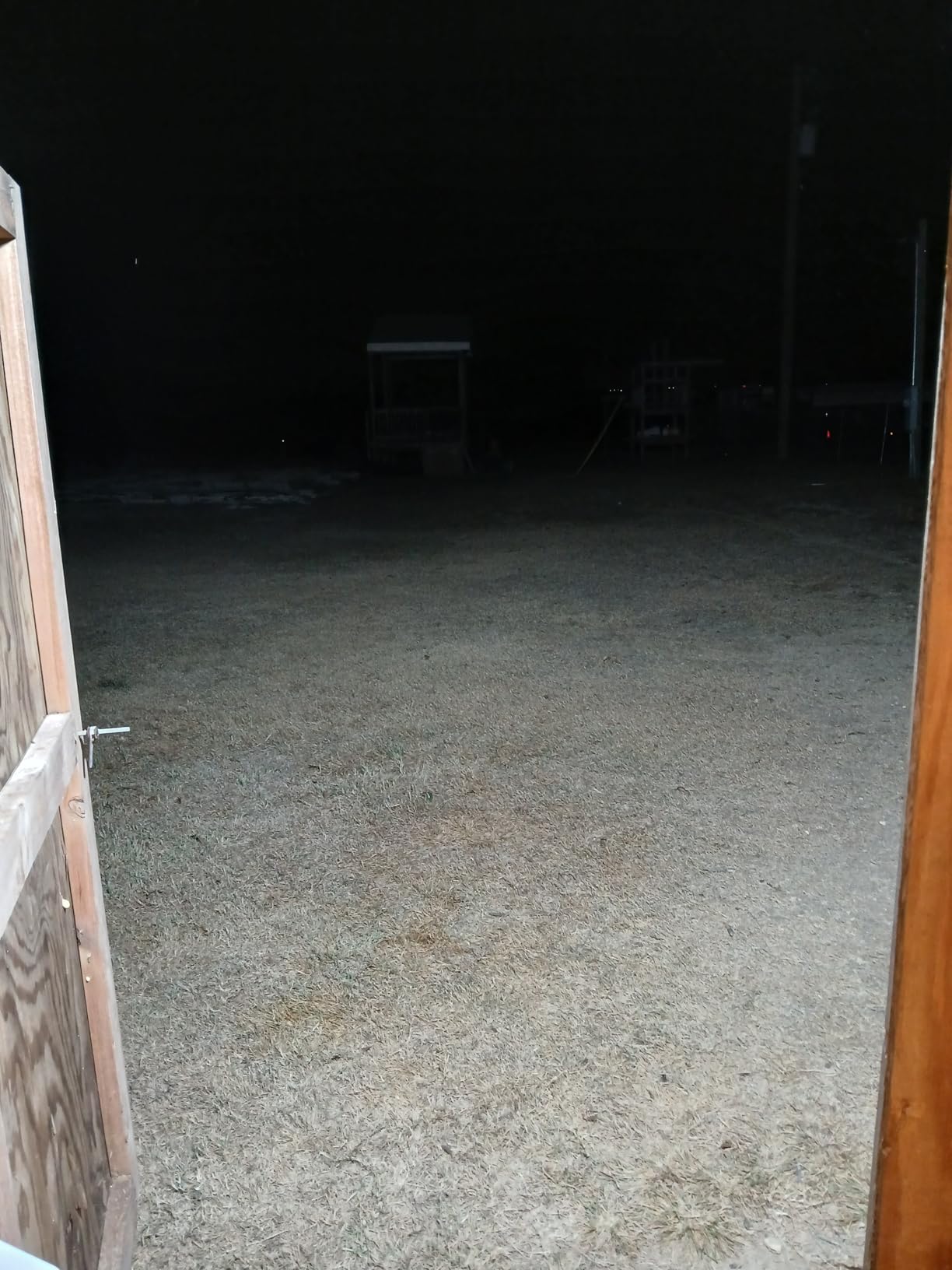 Onforu 75W Flood Lights Outdoor, 7000LM Brightness Security Lights Switch Controlled, 3 Adjustable Heads, IP65 Waterproof, 6500K Wall Mount Exterior LED Flood Light - Customer Photo 2