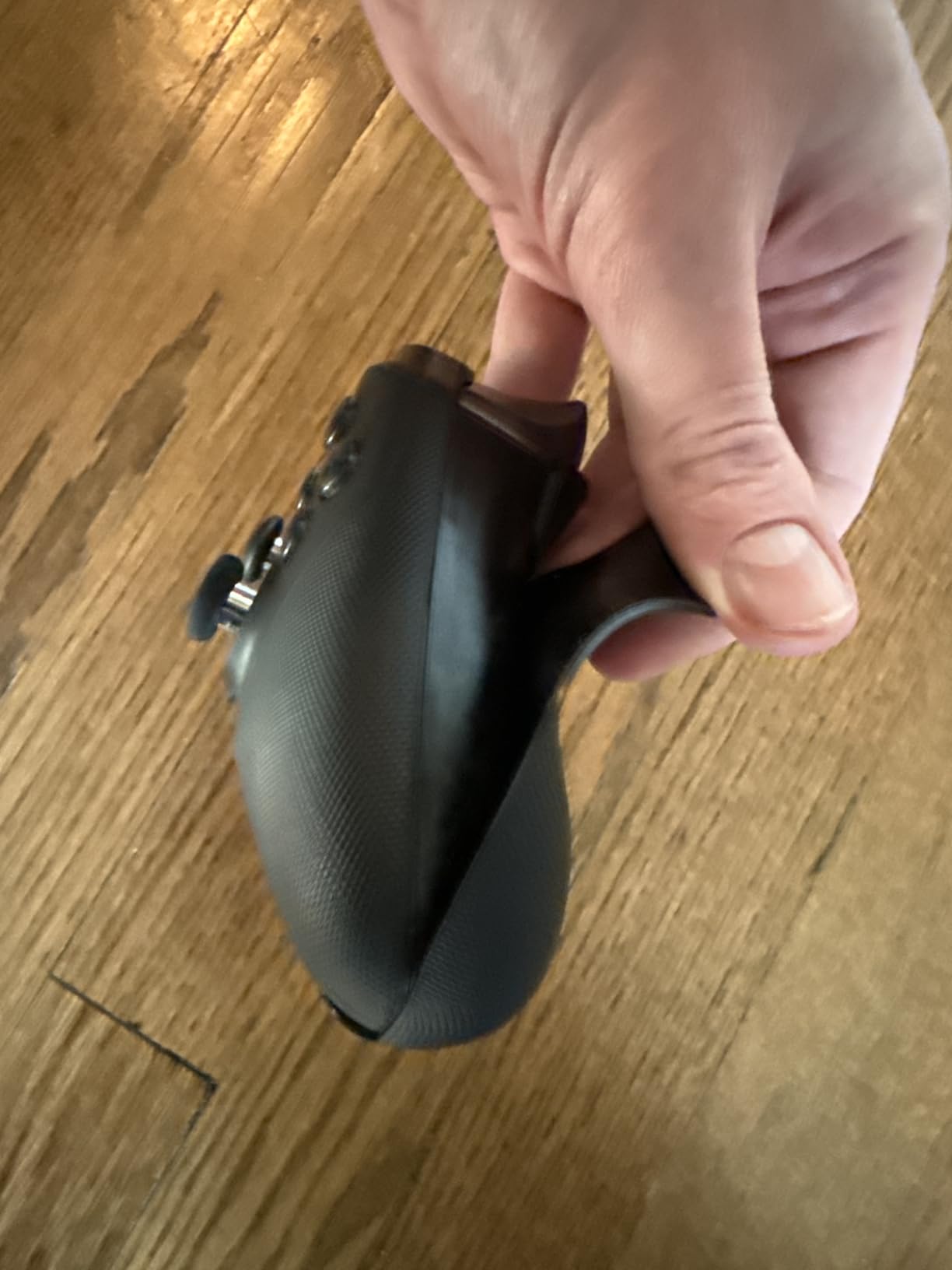 Xbox Elite Series 2 Core Wireless Gaming Controller – Black – Xbox Series X|S, Xbox One, Windows PC, Android, and iOS - Customer Photo 5