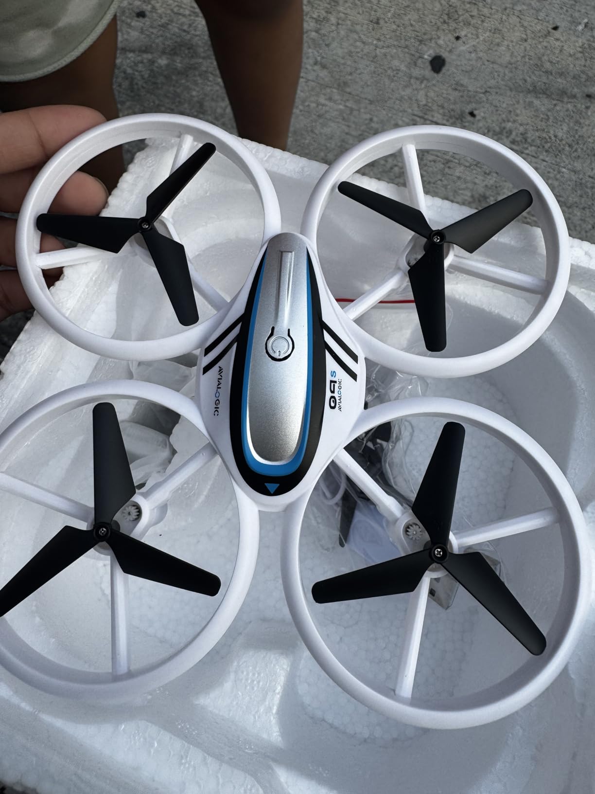 Q9s Drones for Kids,RC Drone with Altitude Hold and Headless Mode,Quadcopter with Blue&Green Light,Propeller Full Protect,2 Batteries and Remote Control,Easy to fly Kids Gifts Toys for Boys and Girls - Customer Photo 1