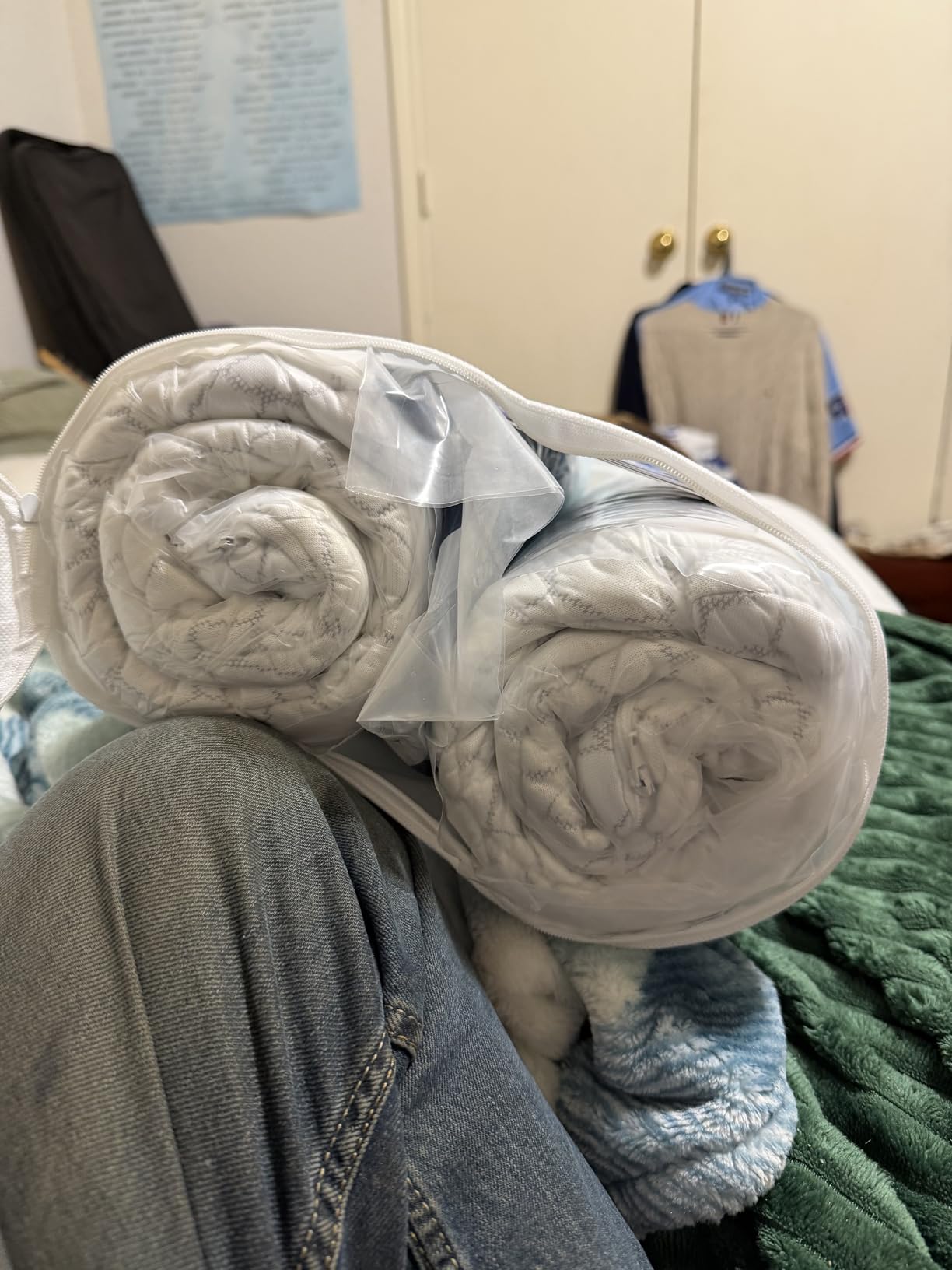 QUTOOL Cooling Pillow for Sleeping 2 Pack, Luxury Shredded Memory Foam Bed Queen Pillows Set of 2, Cool Pillow for Hot Sleepers Adjustable Firm Pillow for Side, Back, Stomach Sleepers Soft Yet Support - Customer Photo 1