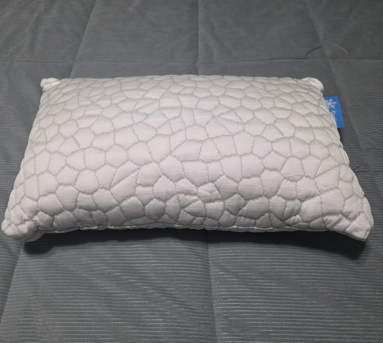 QUTOOL Cooling Pillow for Sleeping 2 Pack, Luxury Shredded Memory Foam Bed Queen Pillows Set of 2, Cool Pillow for Hot Sleepers Adjustable Firm Pillow for Side, Back, Stomach Sleepers Soft Yet Support - Customer Photo 2