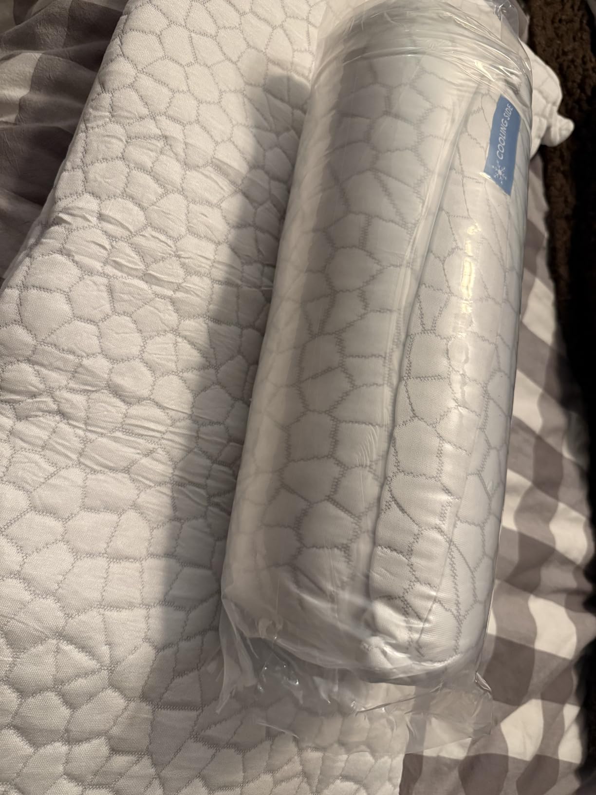 Cooling Bed Pillows Queen Size Set of 2, Shredded Memory Foam Pillows for Sleeping, Adjustable Firm Pillow for Side Back Stomach Sleepers, Gel Cool Pillow for Hot Sleepers Neck Support - Customer Photo 2