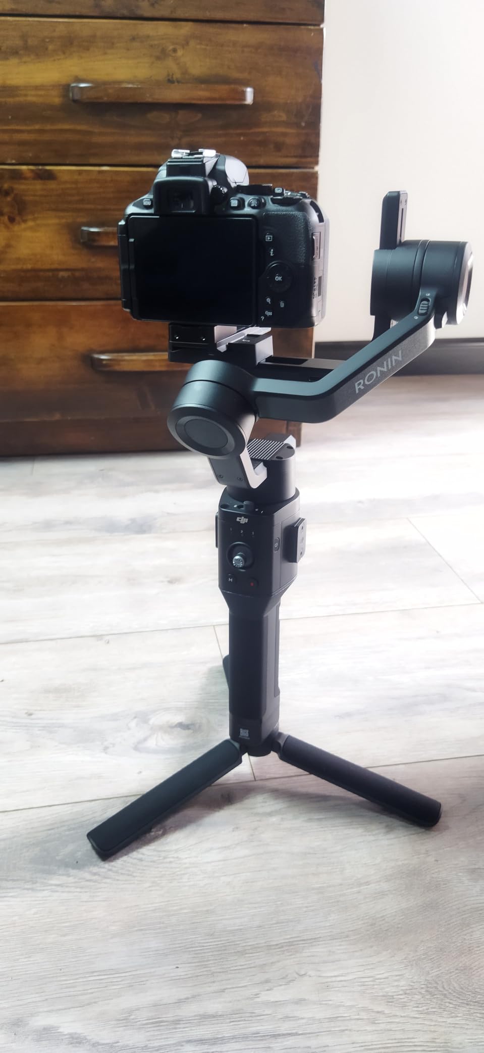 DJI Ronin-SC 3-Axis Gimbal Stabilizer, Grey (CP.RN.00000040.01) - Customer Photo 1