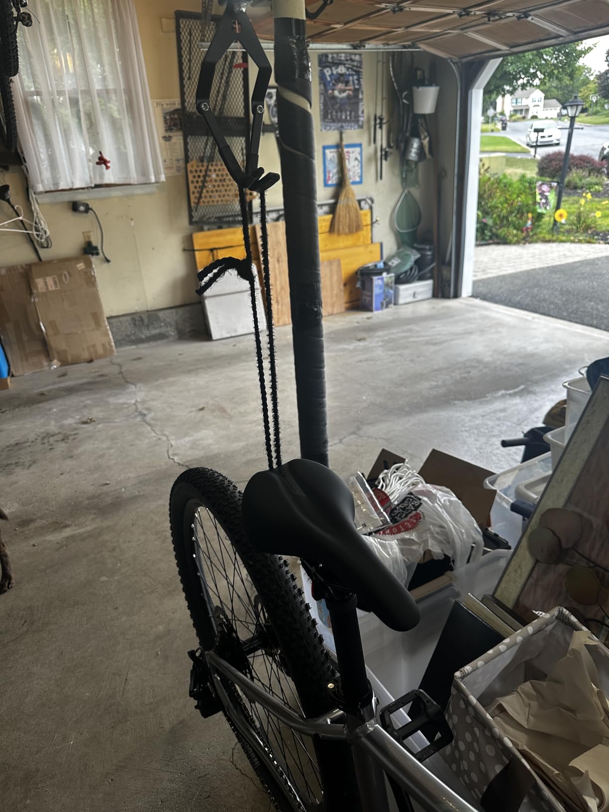 Wallmaster Ceiling Bike Mount Hanger, Bike Ceiling Lift Hoist, Bike Pulley System for Garage, Indoor Bicycle Hooks, 1 pack - Customer Photo 2