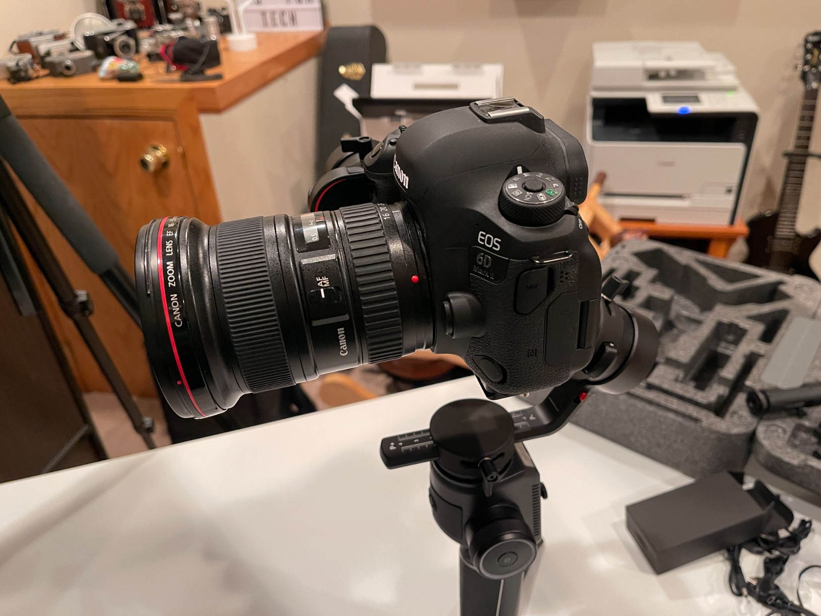 MOZA AirCross 2 Gimbal Stabilizer for DSLR Mirrorless Cameras, Payload up to 7.1 lbs with 12hours Runtime, Compatible with Sony Panasonic Leica Nikon Canon BMCC BMPCC etc - Customer Photo 2