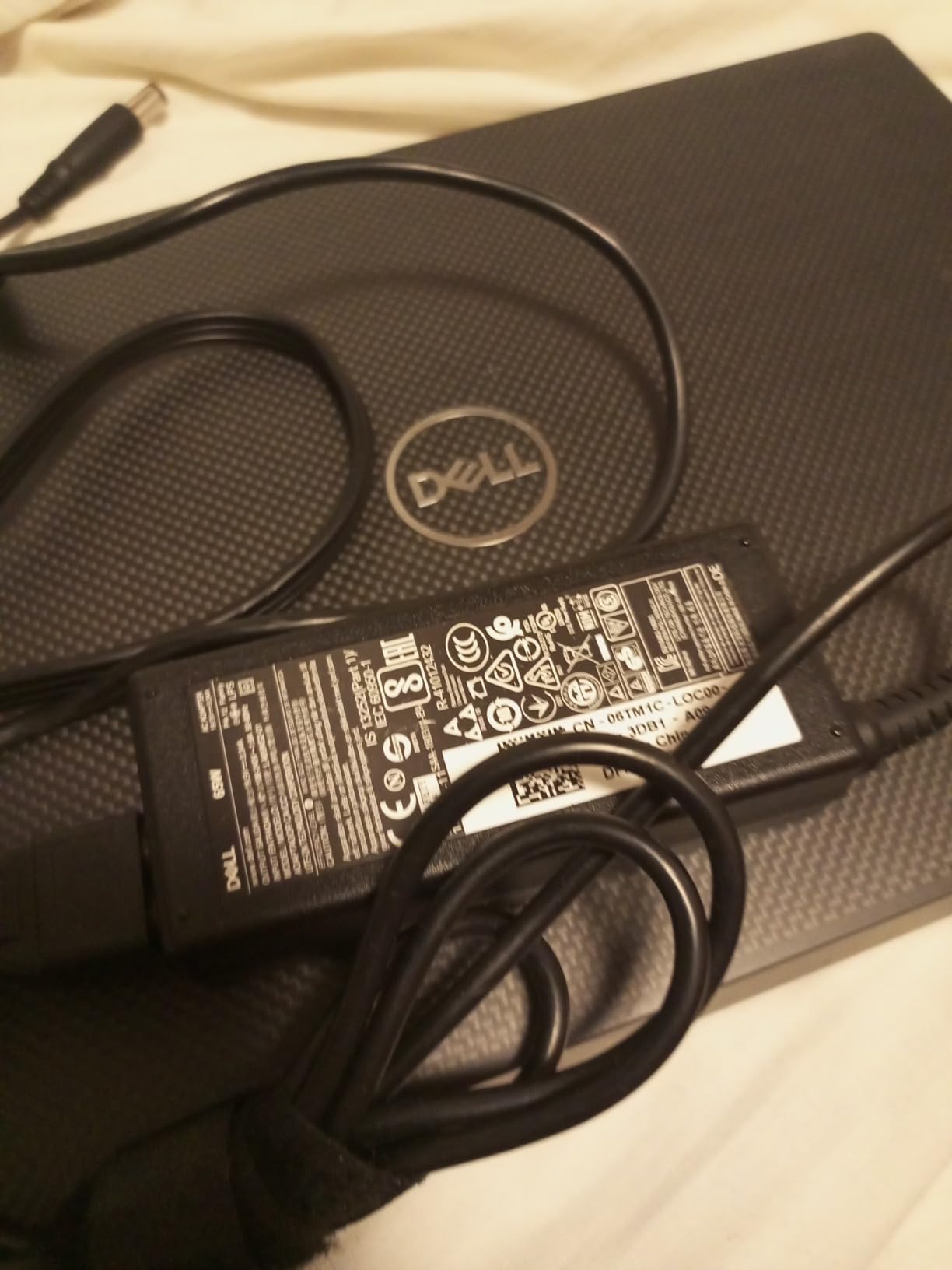 Dell Latitude 5400 14 inches 8th Gen Core i7-8665U 16GB RAM 512GB PCIe SSD FHD 1080P, FPR, Backlit Keyboard (Renewed) - Customer Photo 1