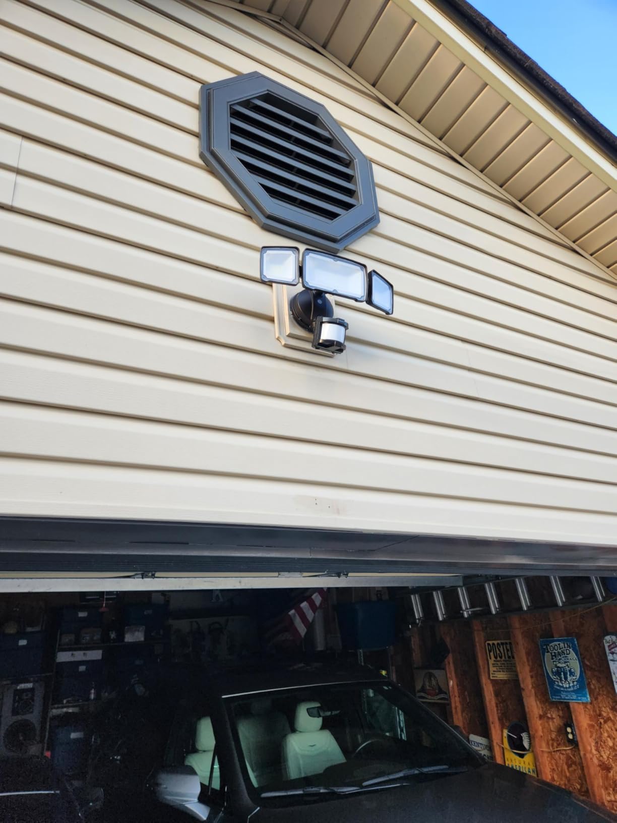 LEPOWER LED Security Lights Motion Sensor Light Outdoor, 38W 4200LM Light, 5500K, IP65 Waterproof, 3 Head Detected Flood Light for Garage, Yard, Porch - Customer Photo 2