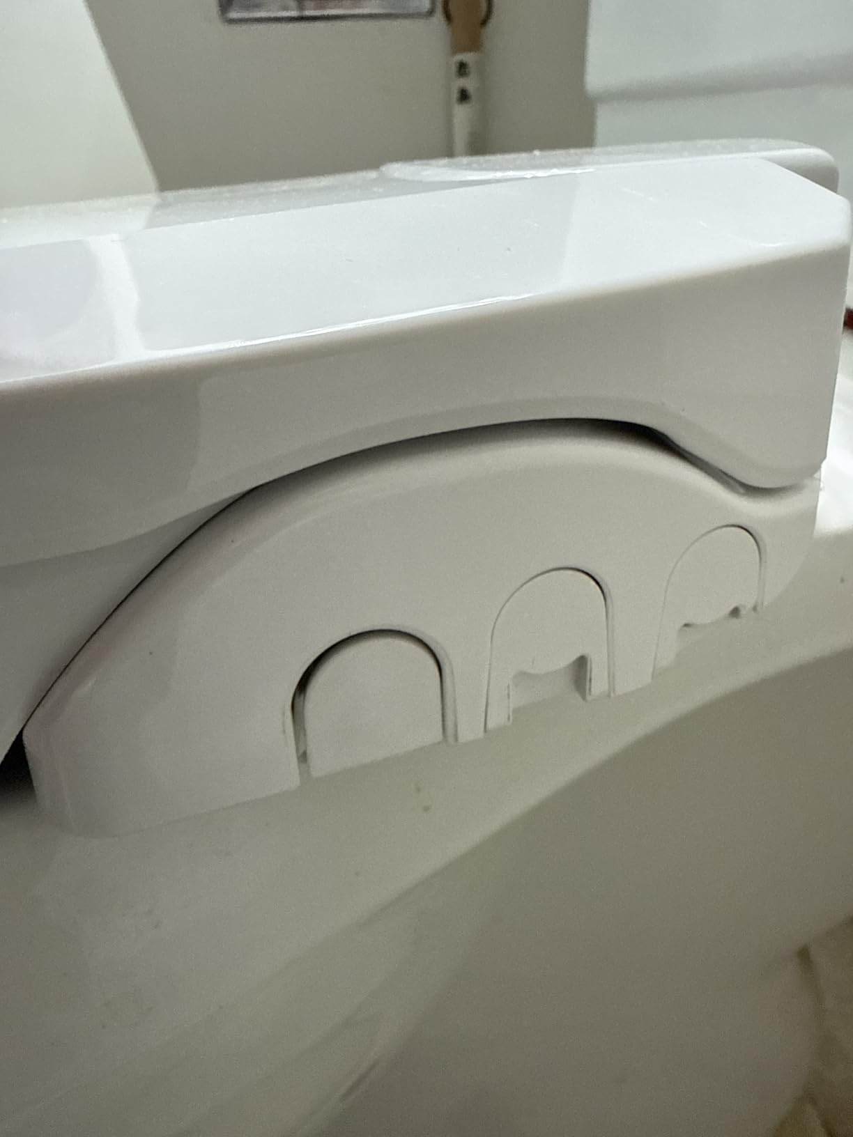 Brondell Bidet Toilet Seat Non-Electric Swash Ecoseat, Fits Elongated Toilets, White - Dual Nozzle System, Ambient Water Temperature - Bidet with Easy Installation - Customer Photo 1