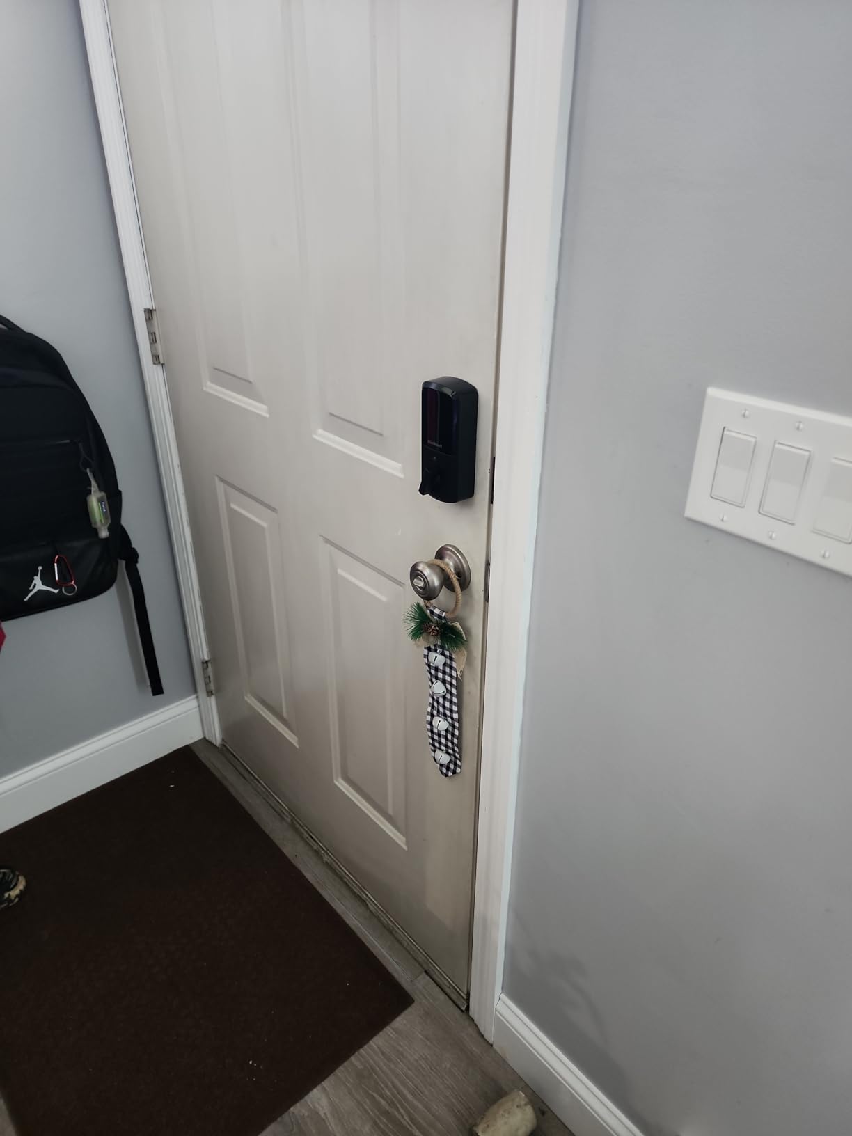 Kwikset Halo Wi-Fi Smart Lock, Keyless Entry Door Deadbolt, Geofence Auto-Unlock, Grade AAA Certified, No Hub Required Easy Install, Satin Nickel Lifetime Finish Warranty, Touchscreen - Customer Photo 1