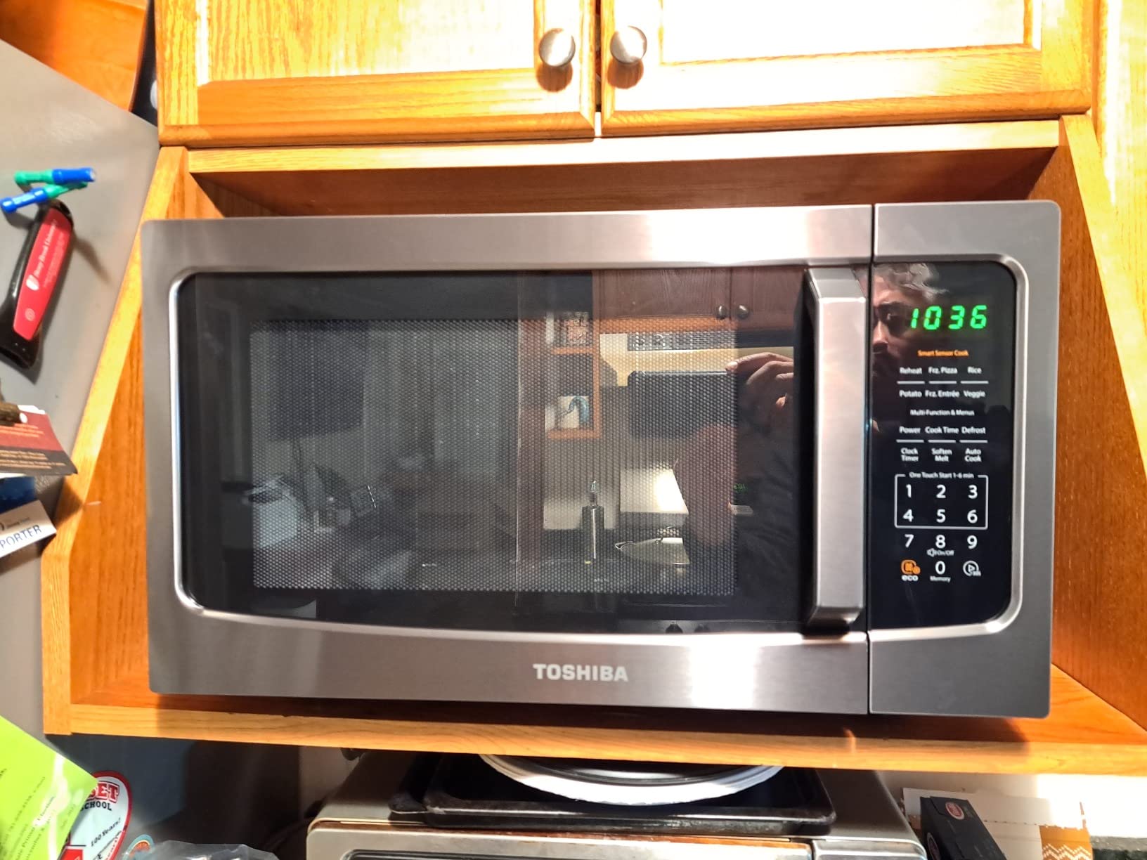TOSHIBA ML-EM45P(BS) Countertop Microwave Oven with Smart Sensor and 13.6