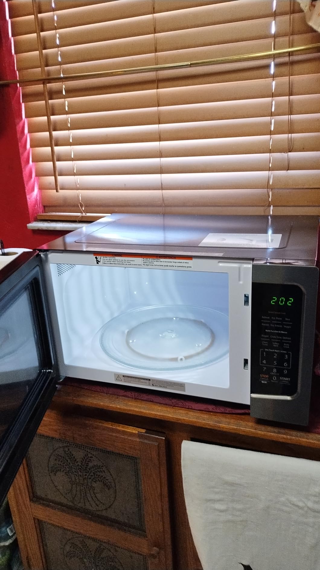 TOSHIBA ML-EM45P(BS) Countertop Microwave Oven with Smart Sensor and 13.6